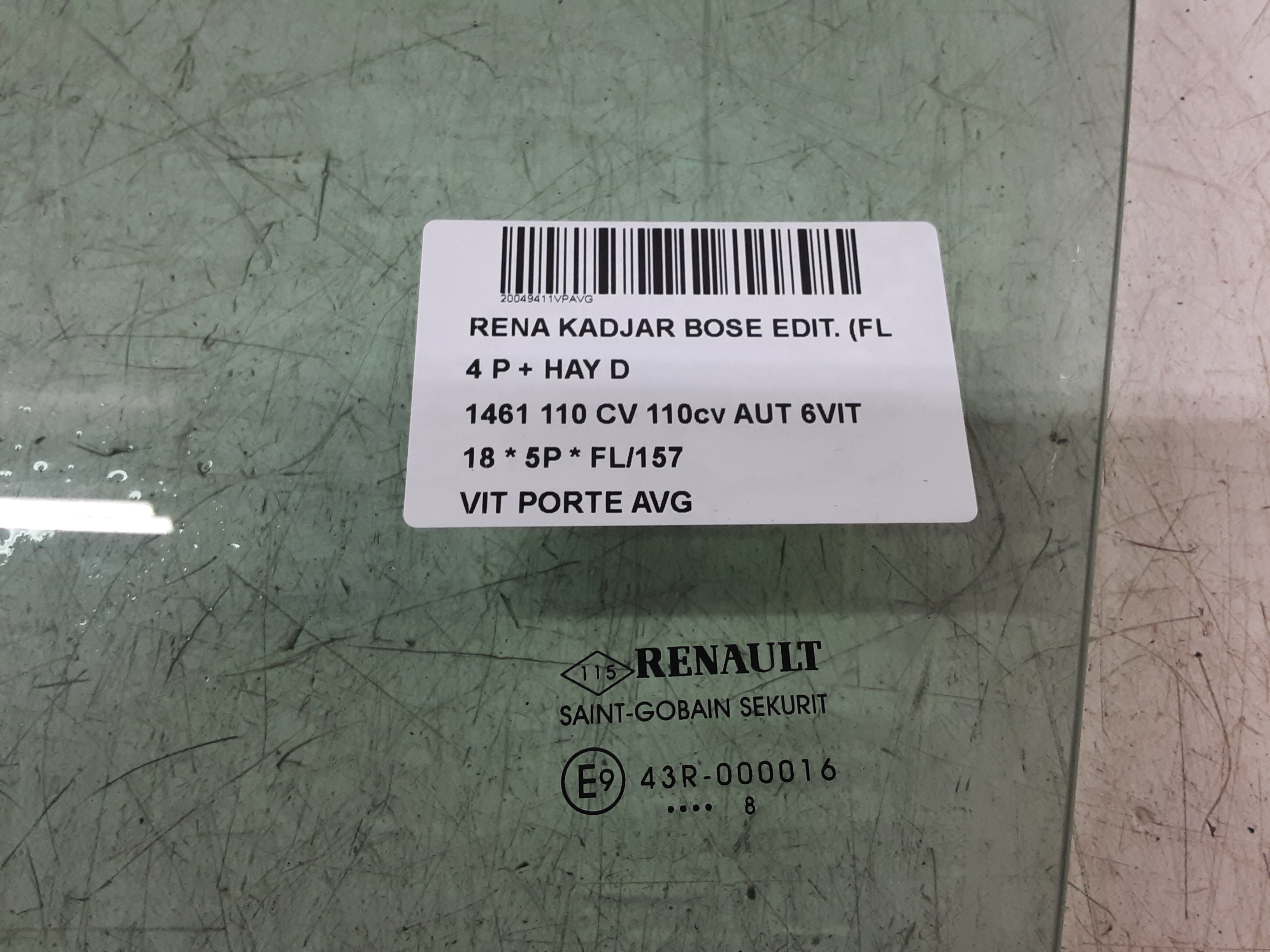 LEFT FRONT DOOR WINDOW Renault KADJAR 6/15+