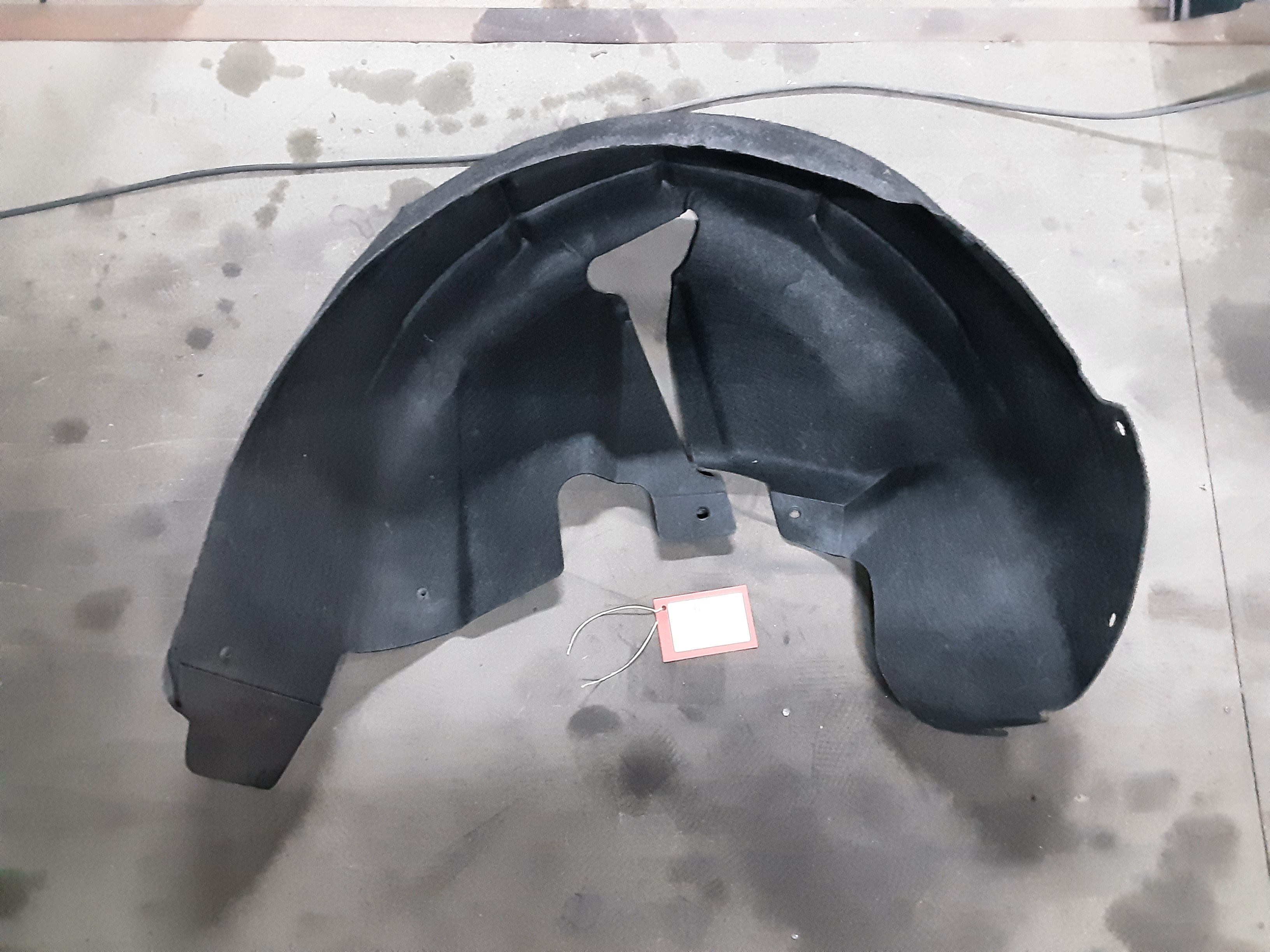 COQUILLE D&#039;AILE ARRIERE GAUCHE Vw GOLF V 11/03 - 08