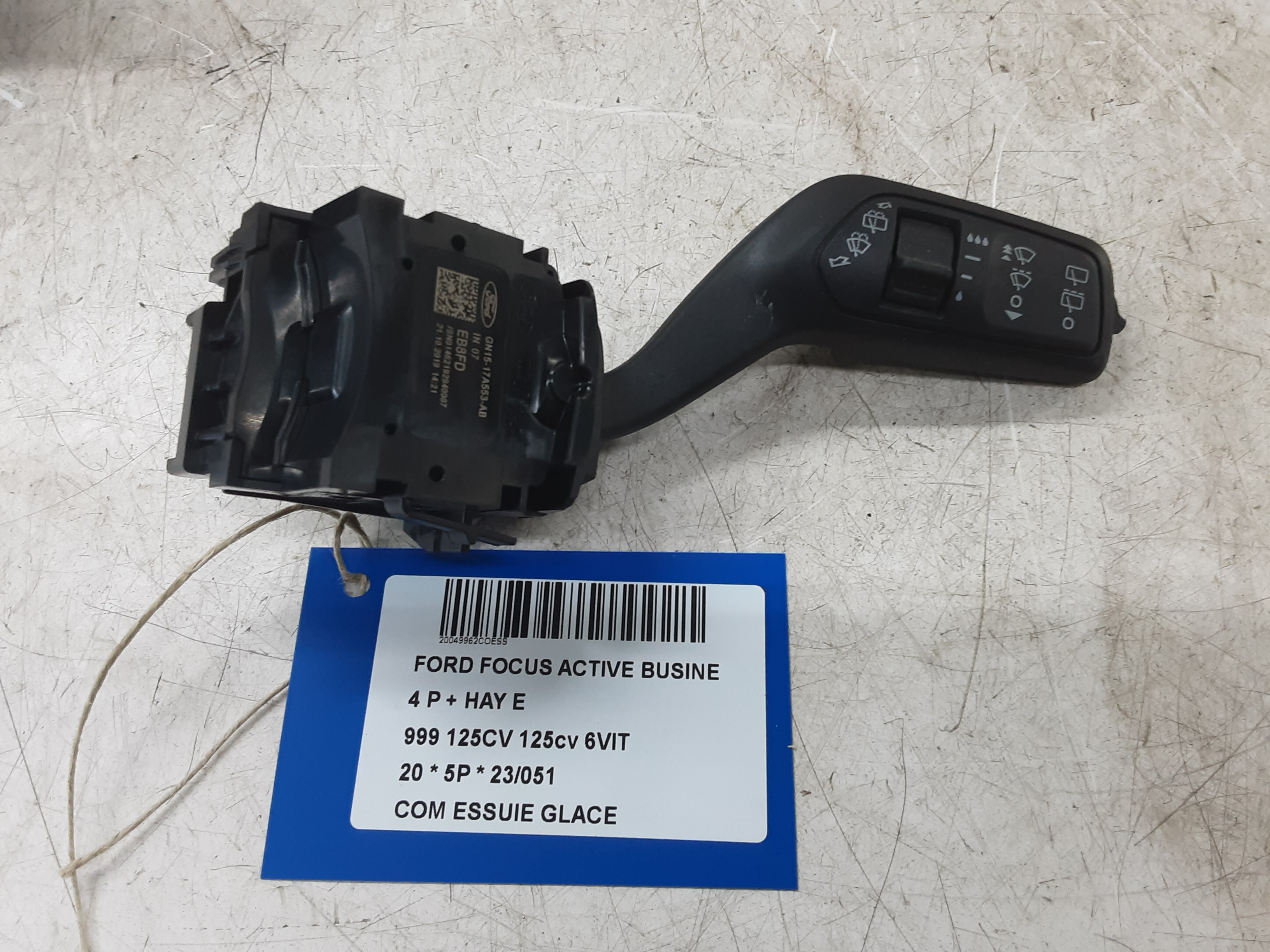 COMMODO D&#039;ESSUIE-GLACE Ford FOCUS (6) 4/18 - 4/22