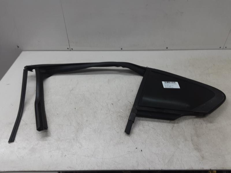 ZIJRUIT ACHTER LINKS Ford FOCUS (6) 4/18 - 4/22