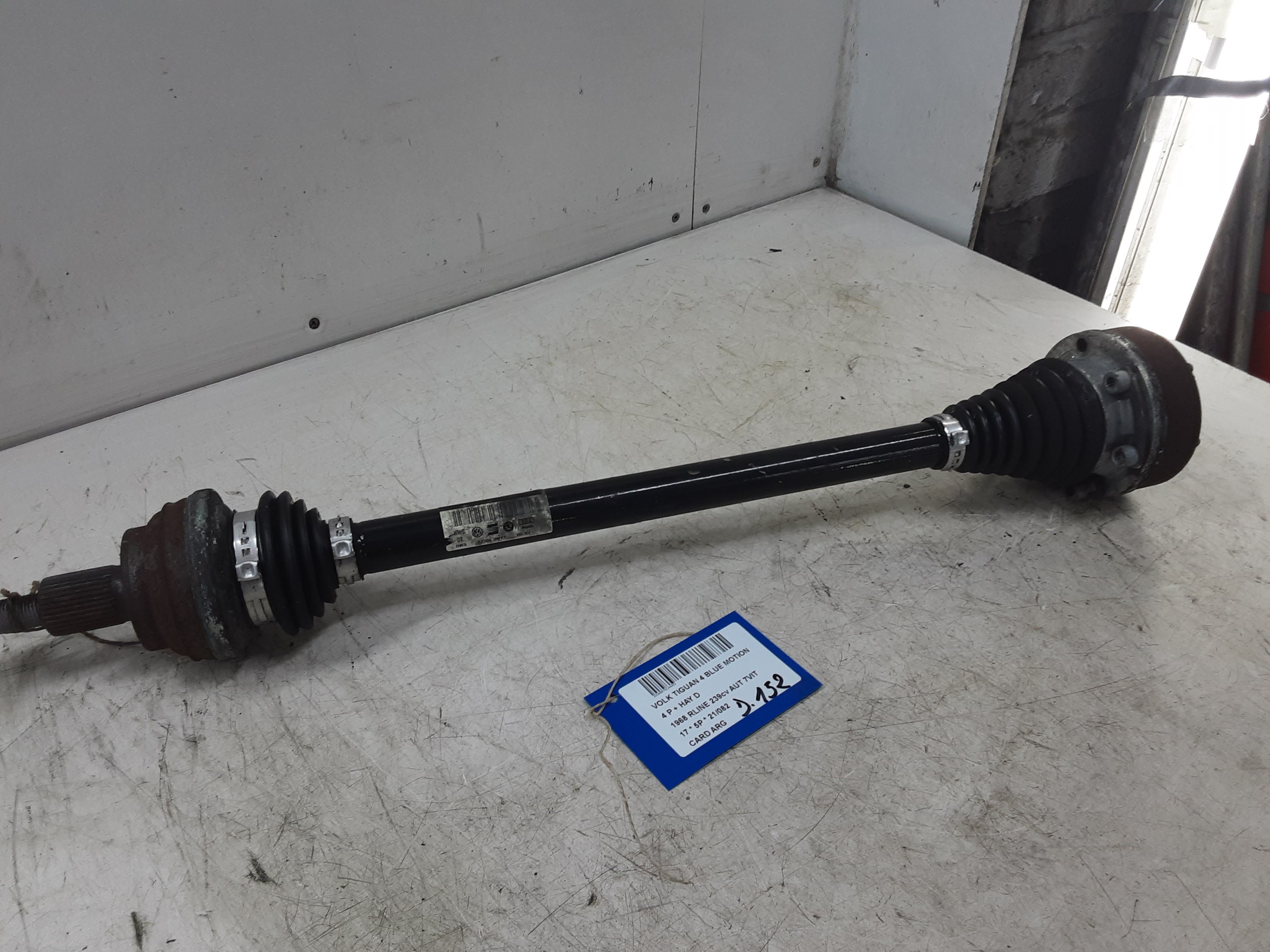 AANDRIJFAS ACHTER LINKS Vw Tiguan