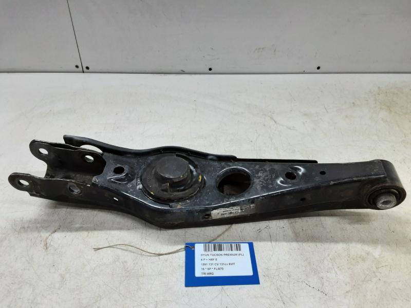 TRIANGLE ARRIERE GAUCHE Hyundai TUCSON (2) 09/15 - 09/18