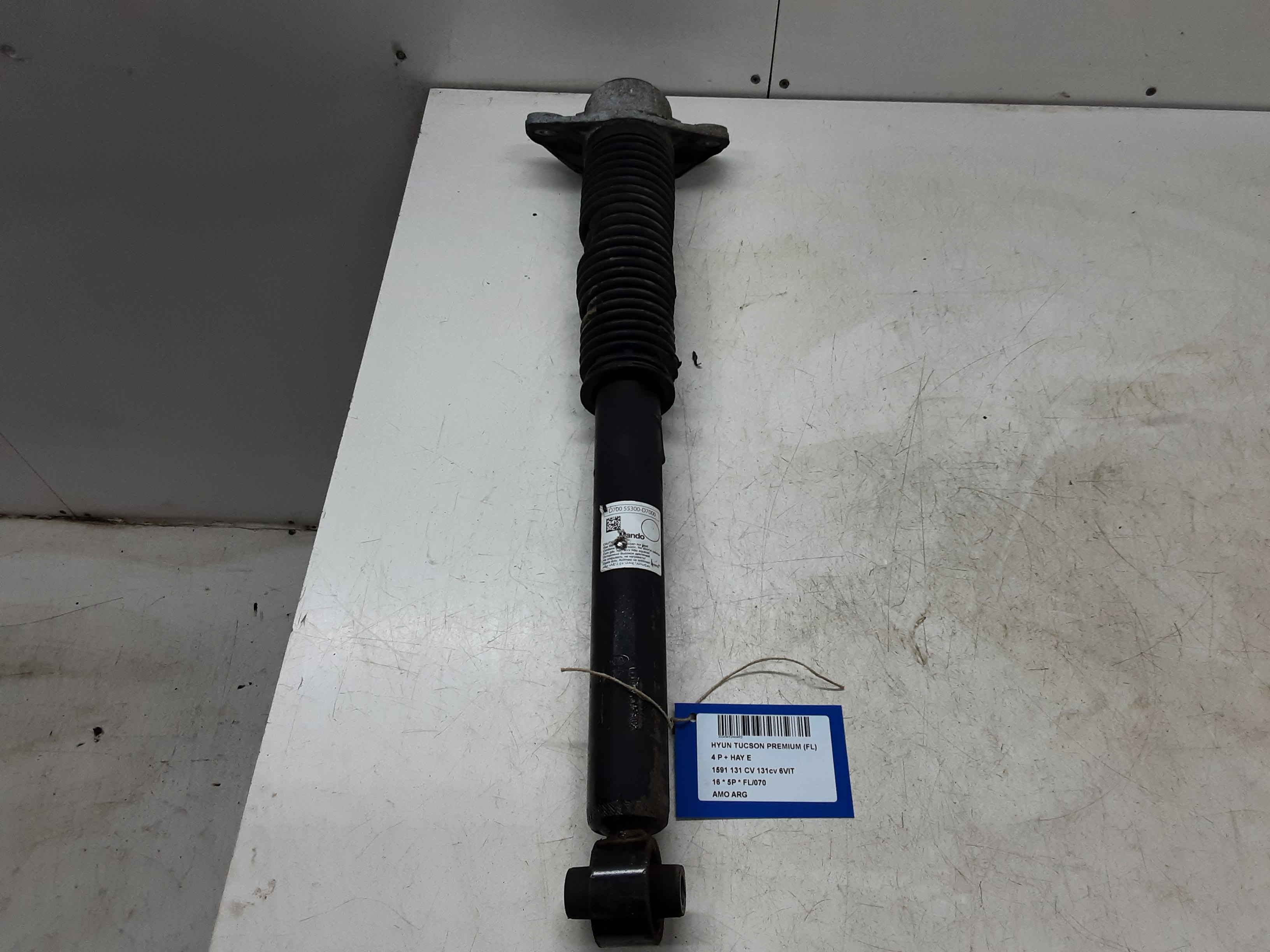 SCHOKBREKER ACHTER LINKS Hyundai TUCSON (2) 09/15 - 09/18