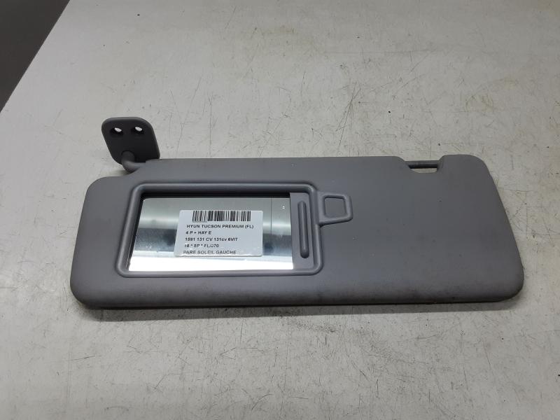 ZONNEKLEP LINKS Hyundai TUCSON (2) 09/15 - 09/18