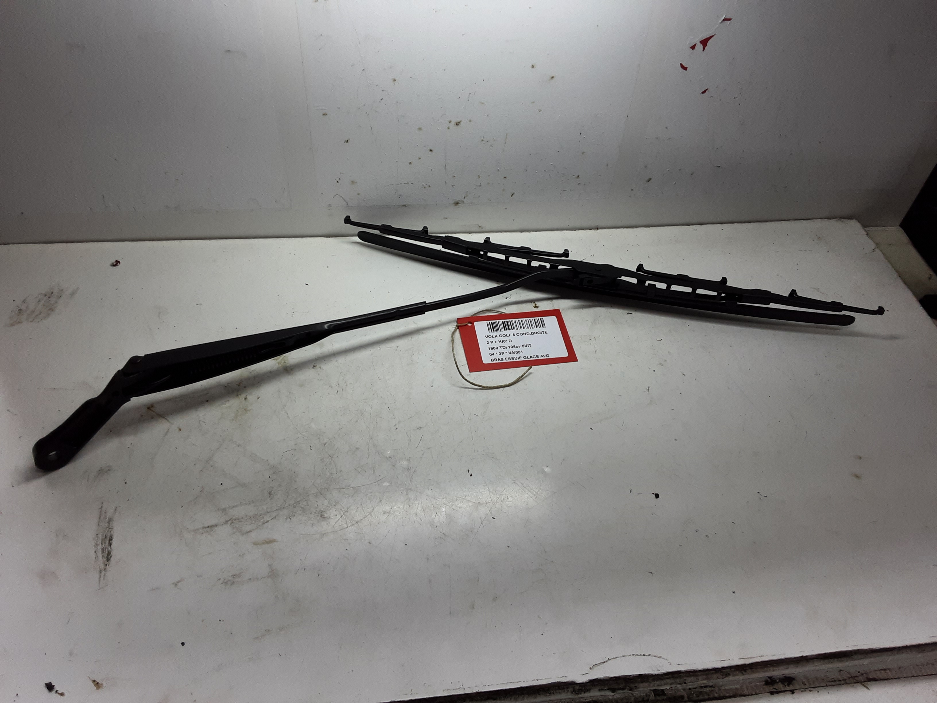 RUITENWISSERARM LINKS VOOR Vw GOLF V 11/03 - 08