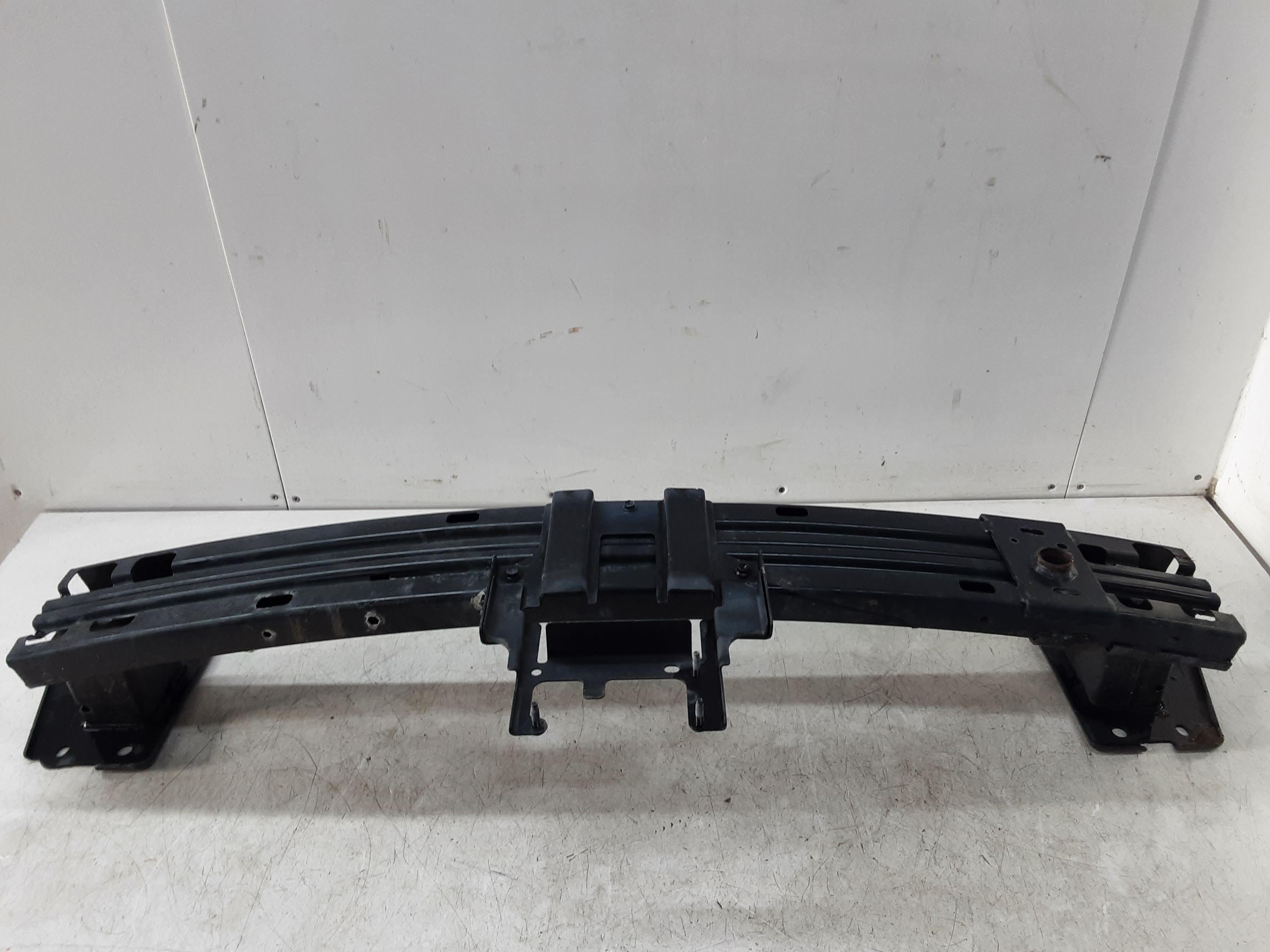 BUMPERBALK VOOR Nissan JUKE 8/19+