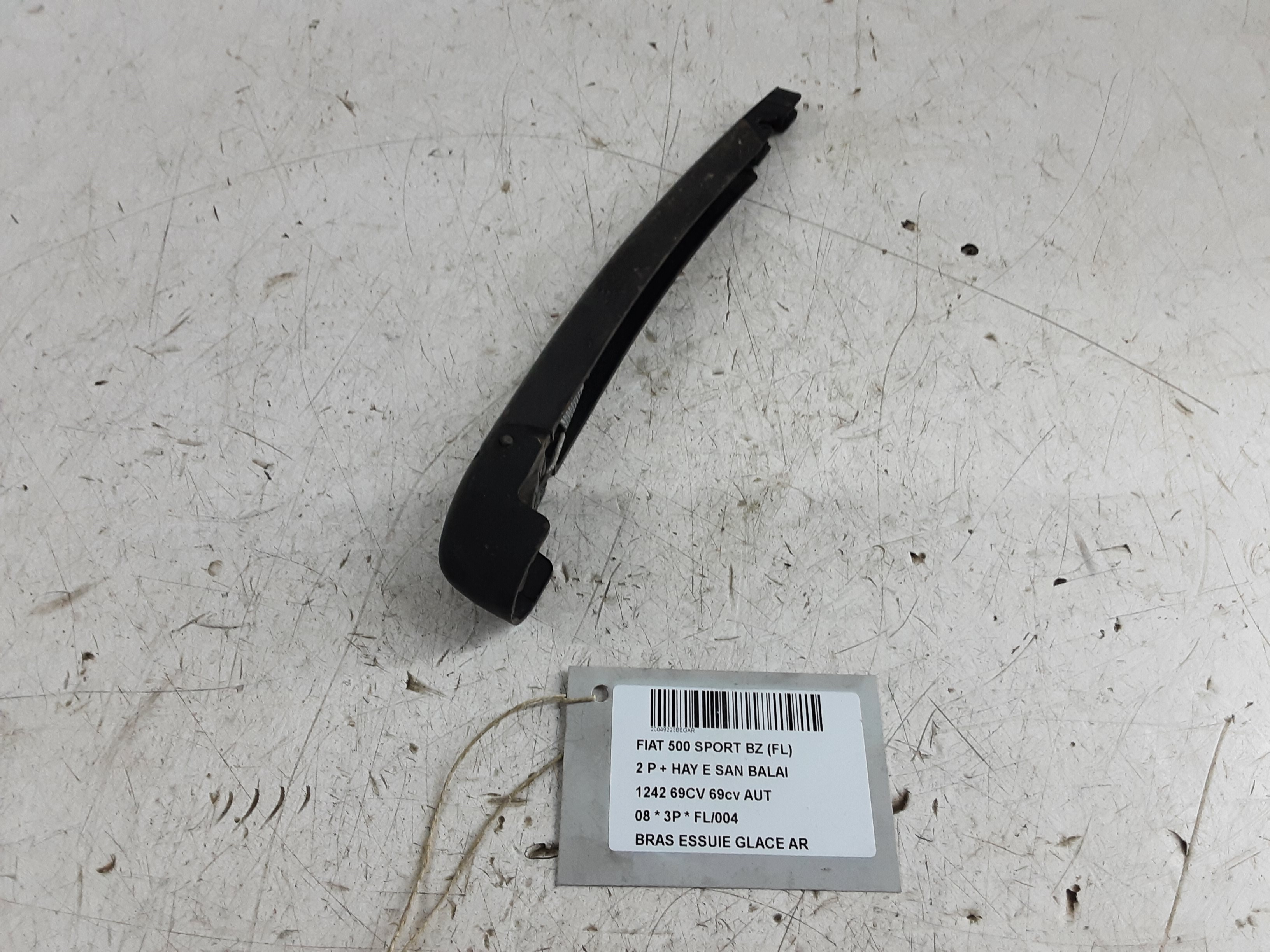 RUITENWISSERARM ACHTER Fiat 500 07 - 15