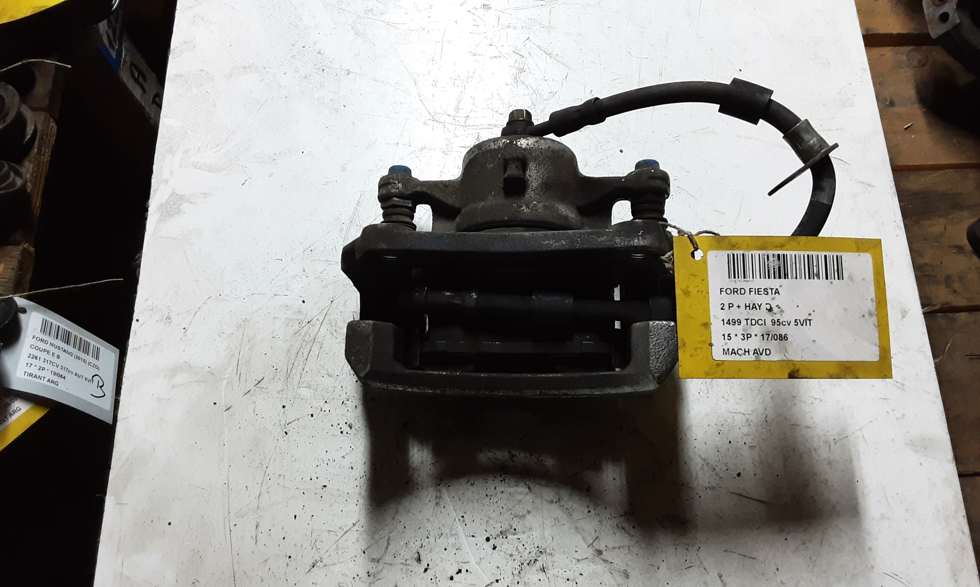 REMKLAUW VOOR RECHTS Ford FIESTA 1/13 - 17