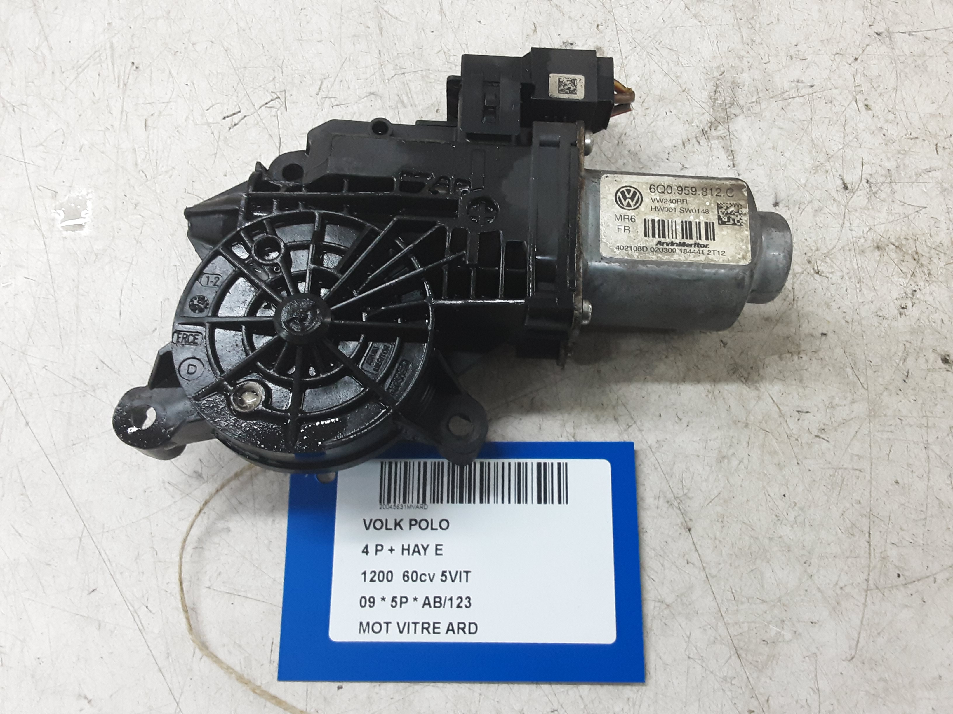 MOTEUR DE VITRE DE PORTE ARRIERE DROITE Vw POLO (9N3) 5/05 - 5/09