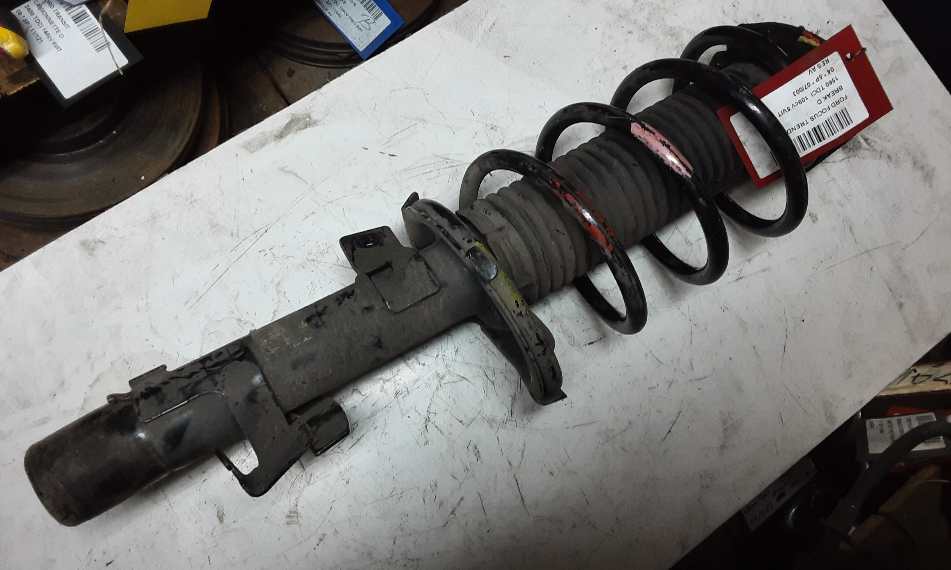 VEER VOOR Ford FOCUS (2) 11/04 - 01/08