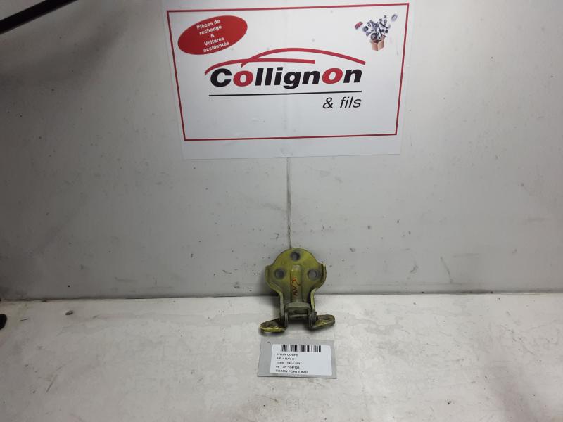 CHARNIERE DE PORTE AVANT DROITE Hyundai COUPE 96 - 01