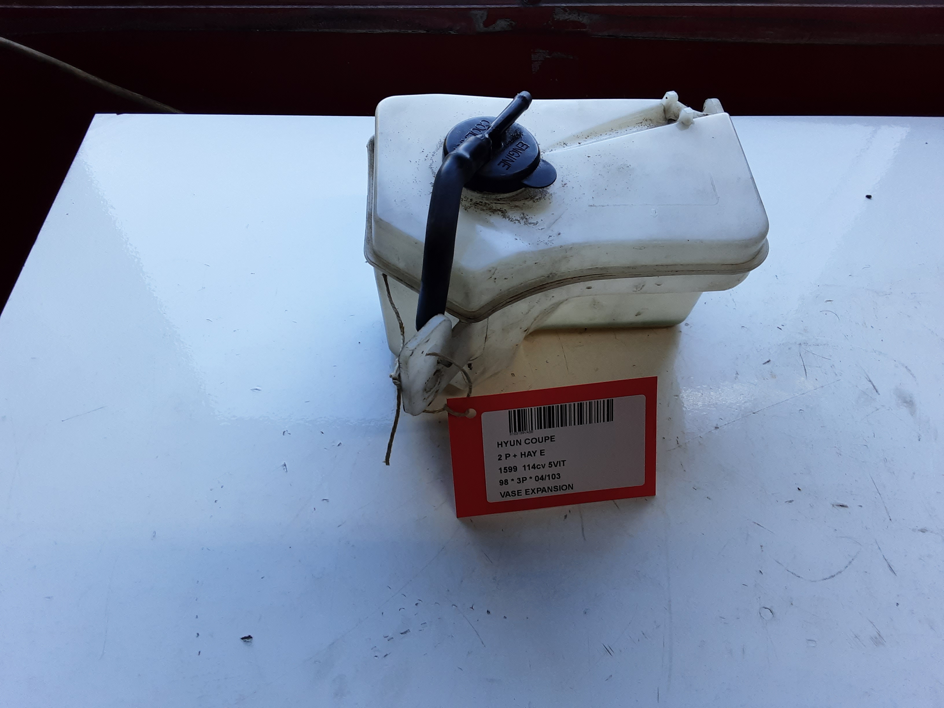 EXPANSIERESERVOIR Hyundai COUPE 96 - 01