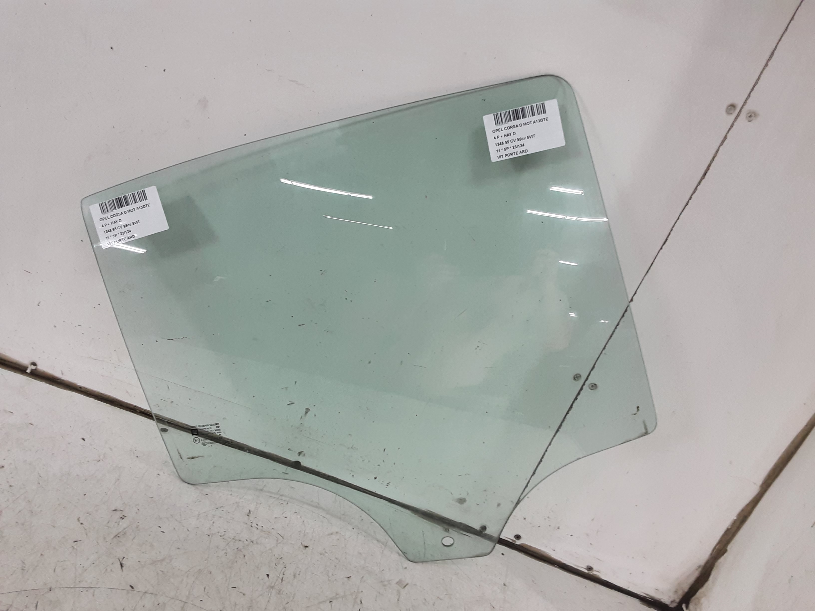 VITRE DE PORTE ARRIERE DROITE Opel CORSA D 01/11 - 15