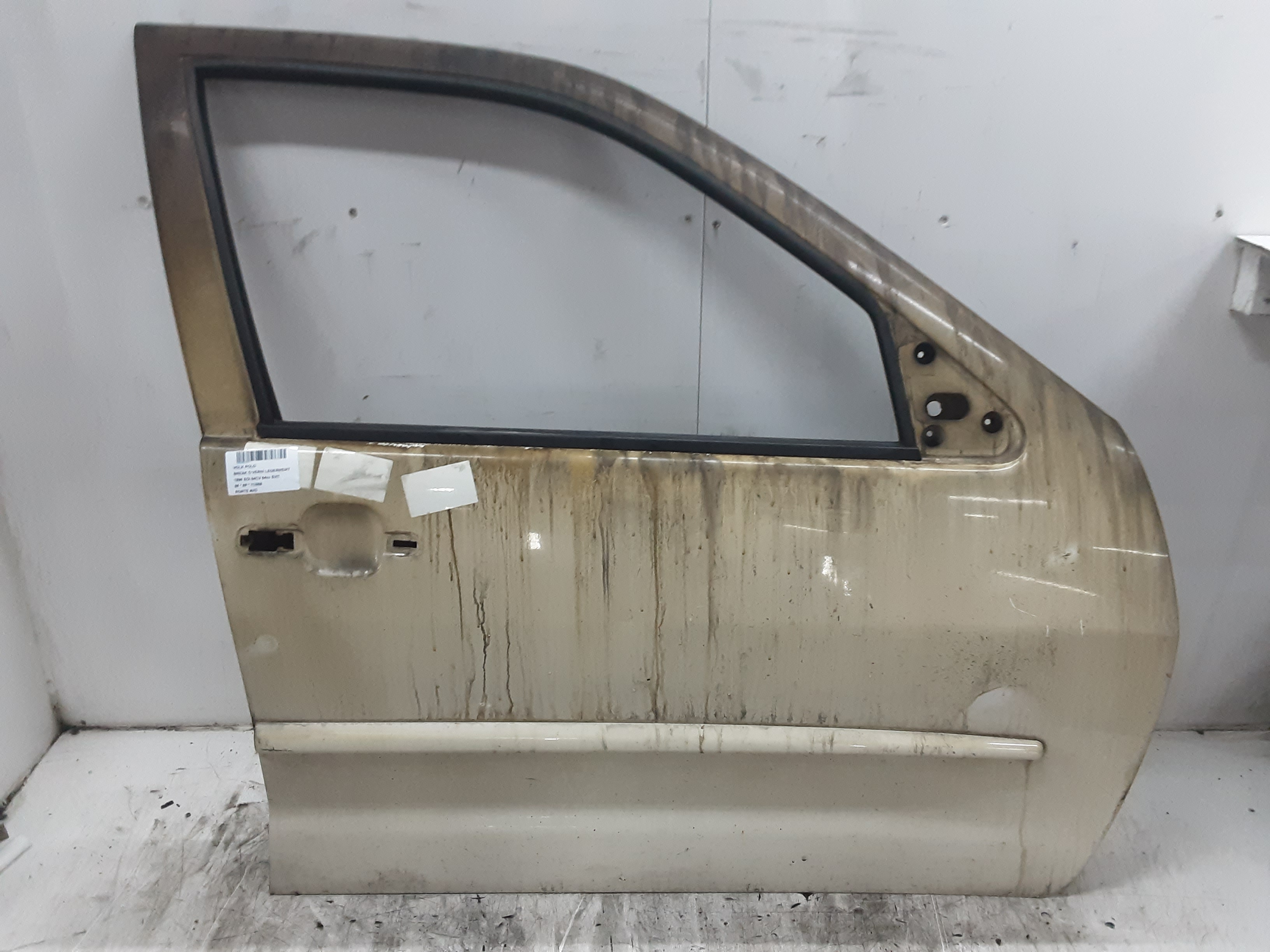 PORTE AVANT DROITE Vw POLO (6K) 98 - 02 BREAK
