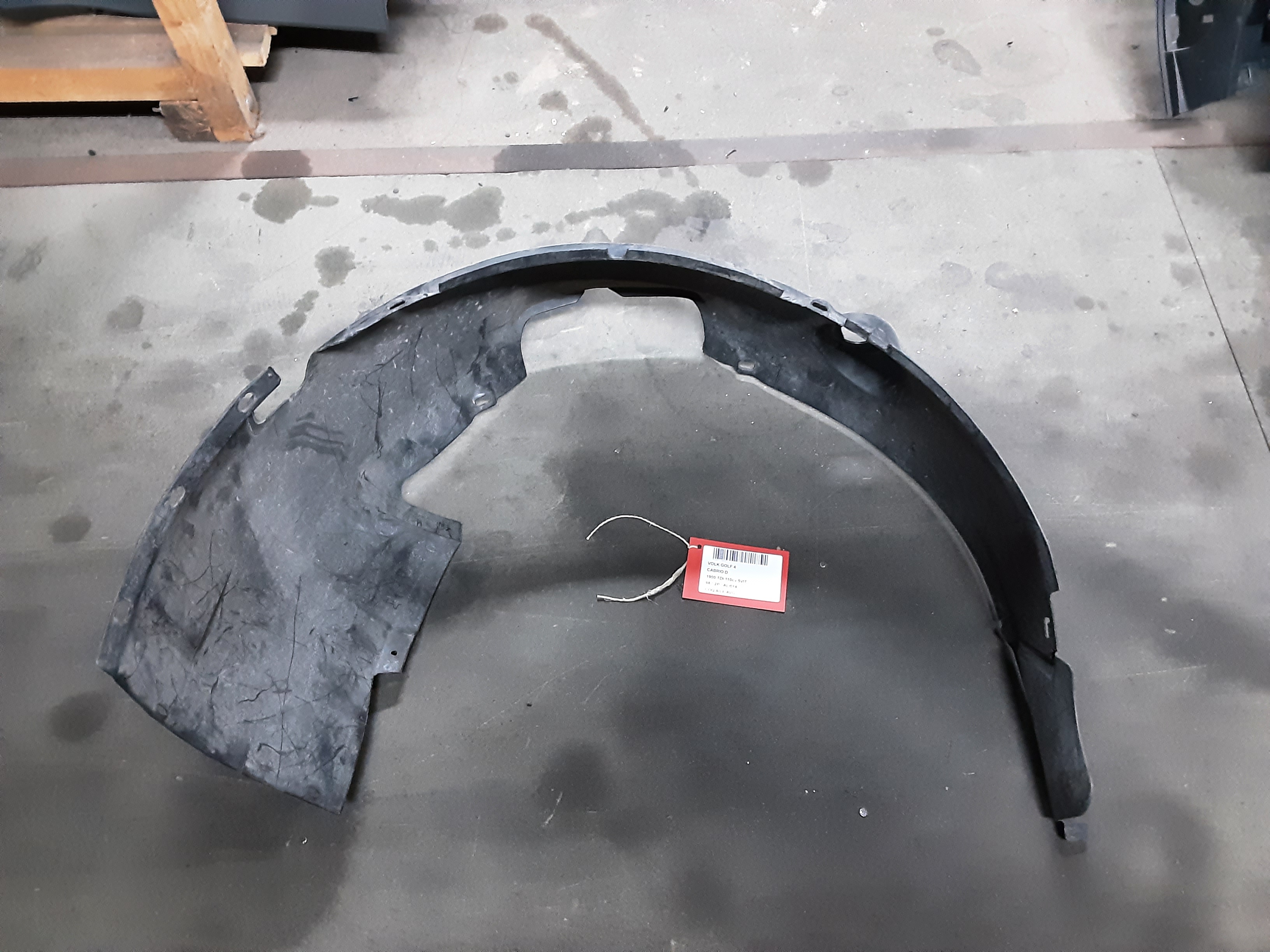 BINNEN SPATBORD LINKS VOOR Vw GOLF IV 11/97 - 03