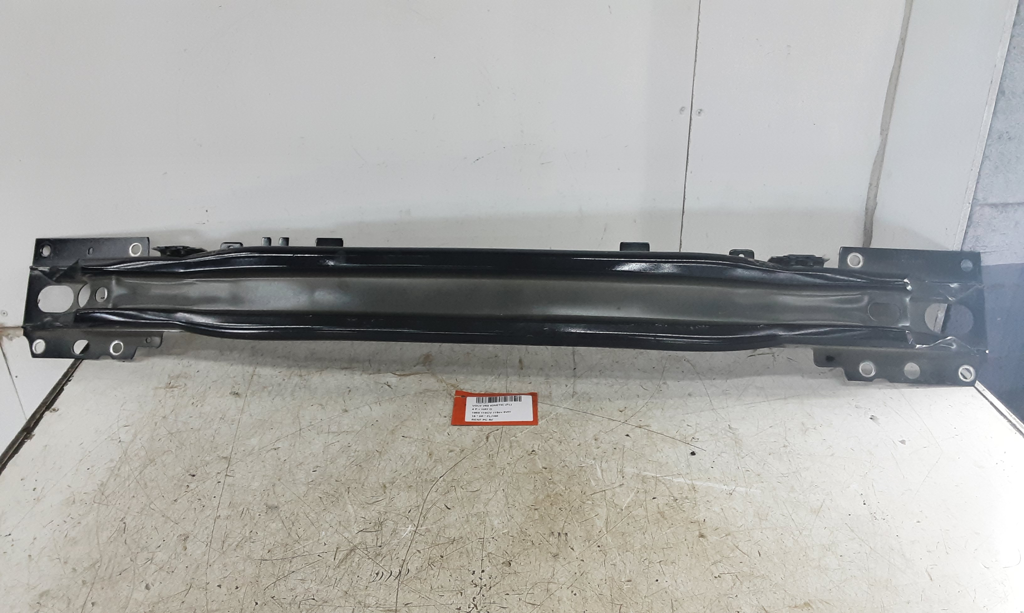 RENFORT DE PARE-CHOCS AVANT Volvo V60 10/10-08/18