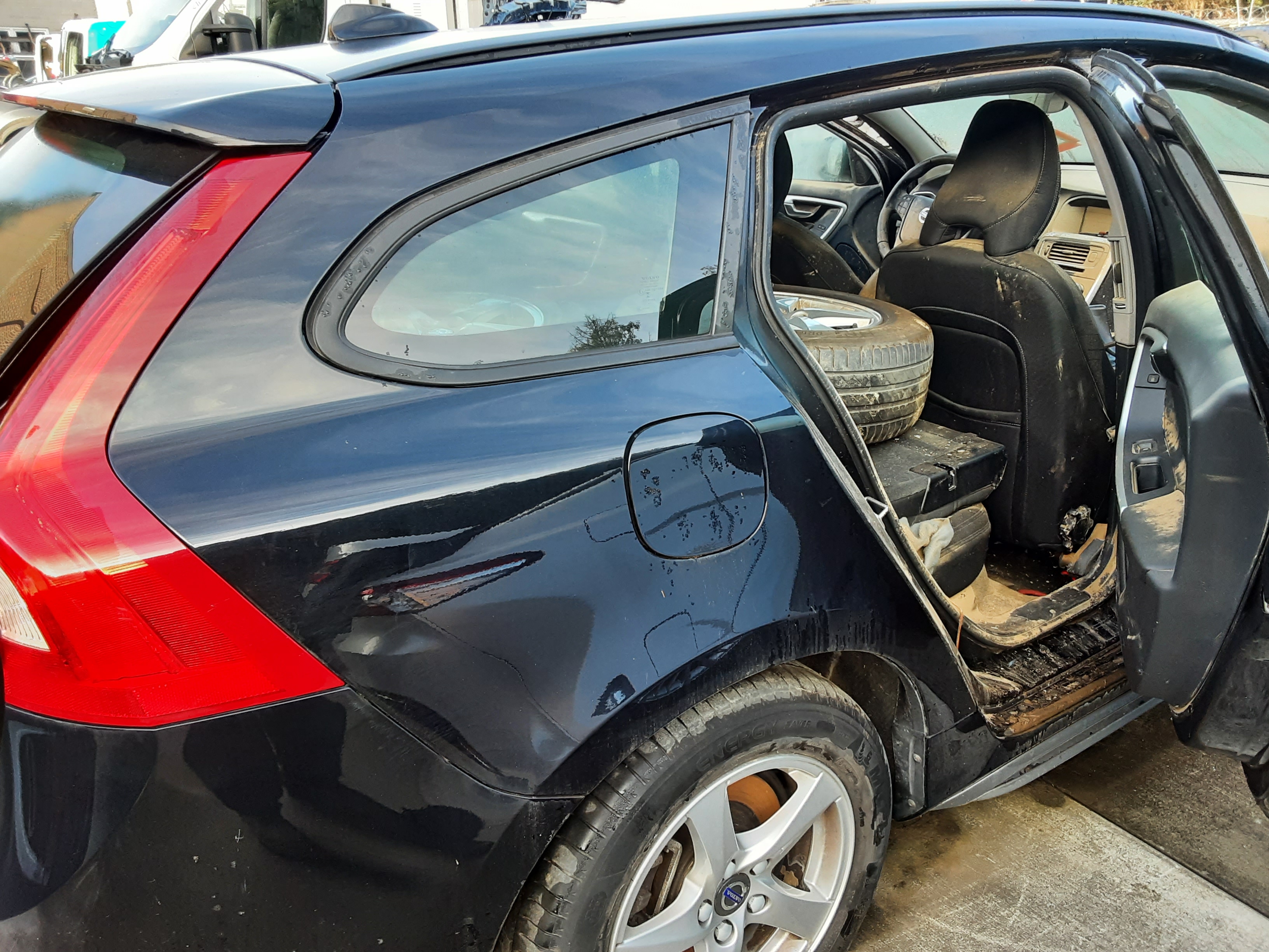 AILE ARRIERE DROITE Volvo V60 10/10-08/18