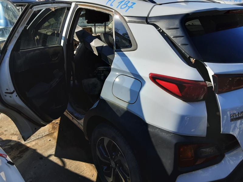 SPATBORD ACHTER LINKS Hyundai KONA 10/17+