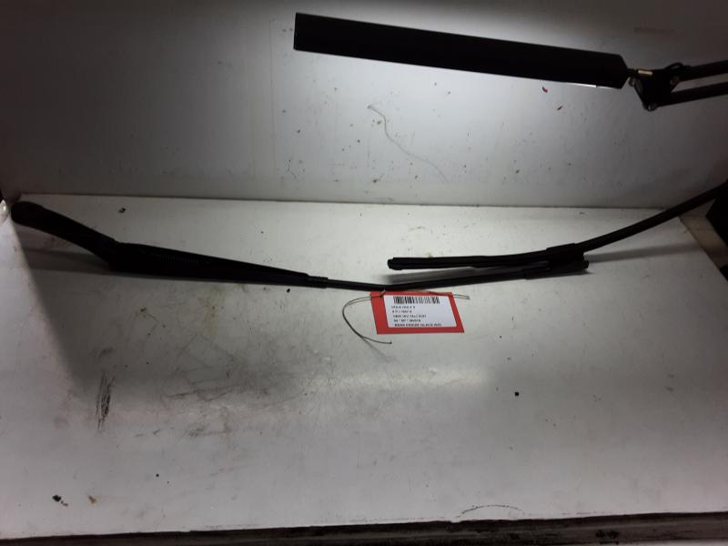 RIGHT FRONT WIPER ARM Vw GOLF V 11/03 - 08