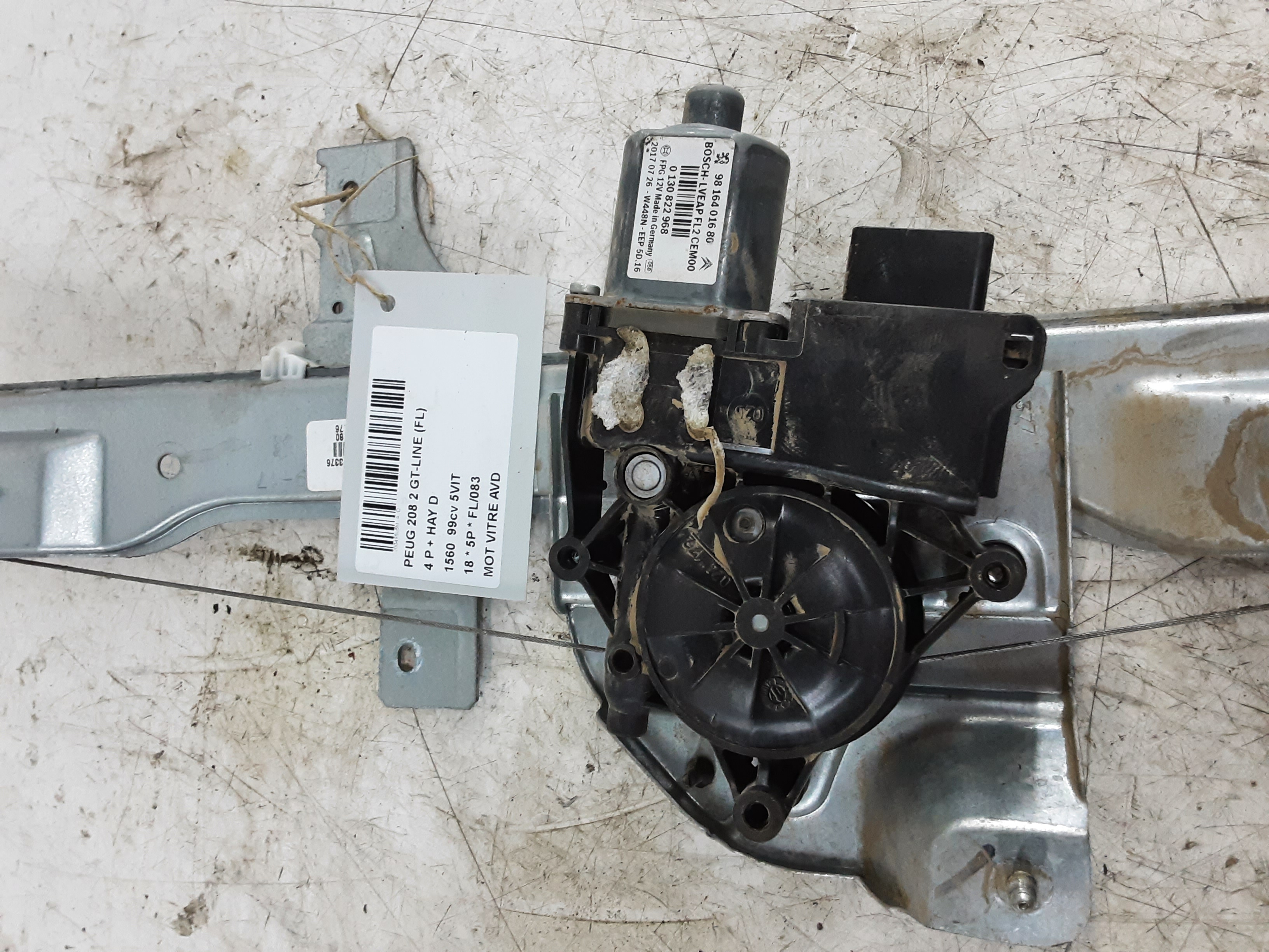 MOTEUR DE VITRE DE PORTE AVANT DROITE Peugeot 208 8/15 - 20