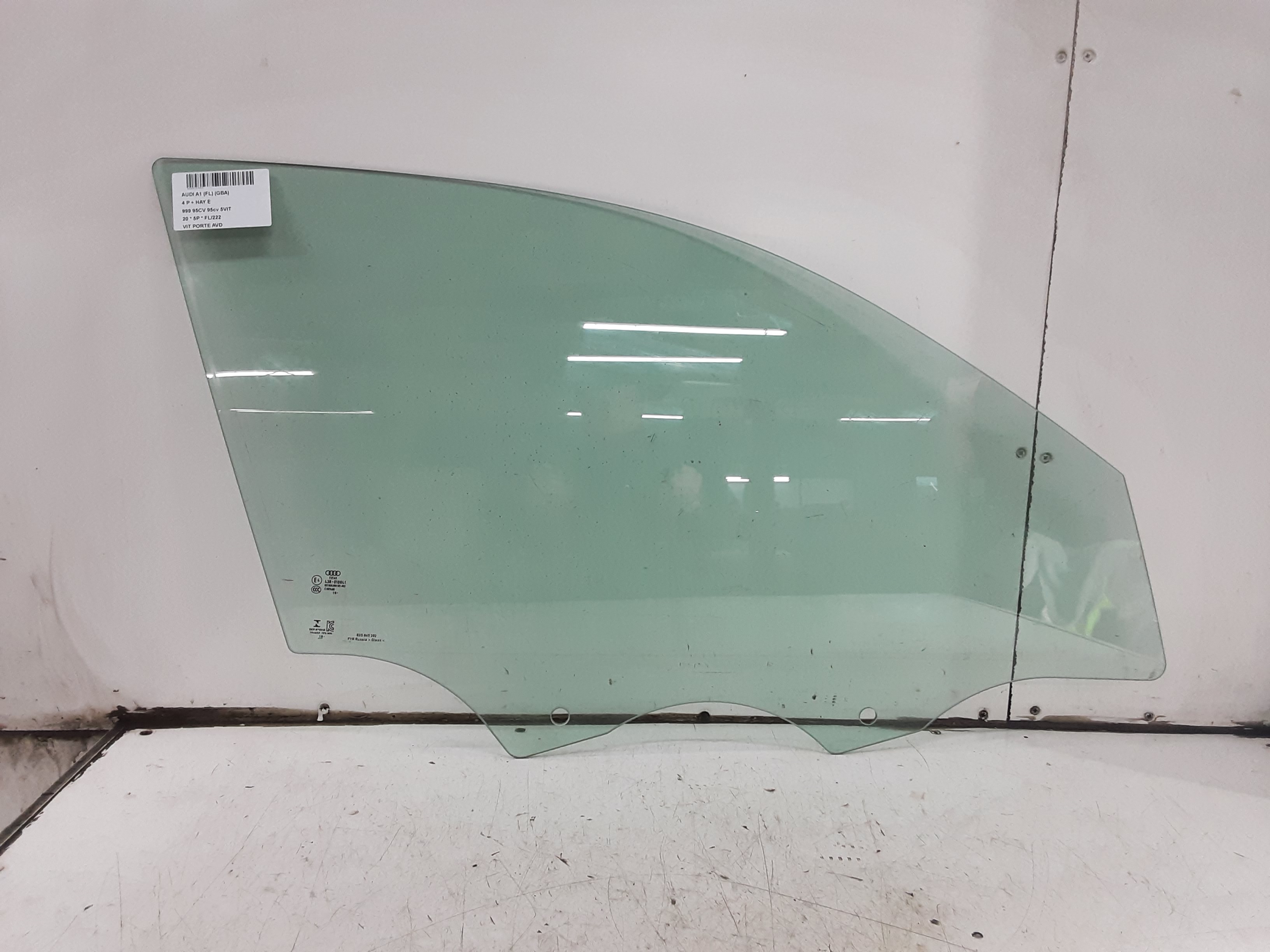 RIGHT FRONT DOOR WINDOW Audi A1 12/18+