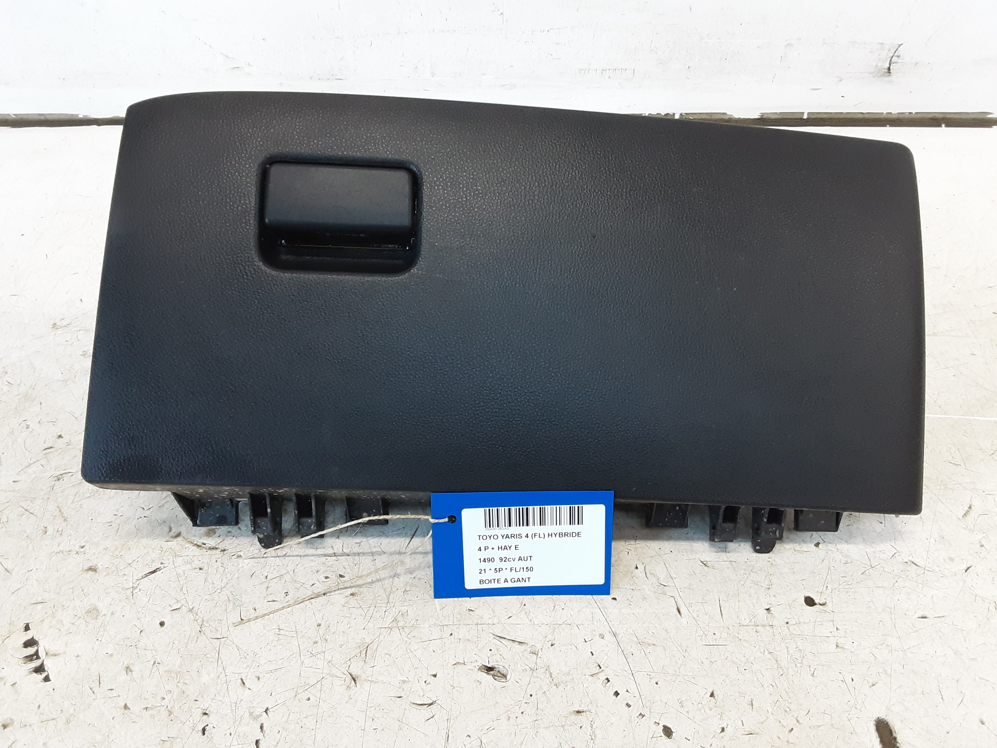 BOITE A GANT Toyota YARIS (6) 2/20+