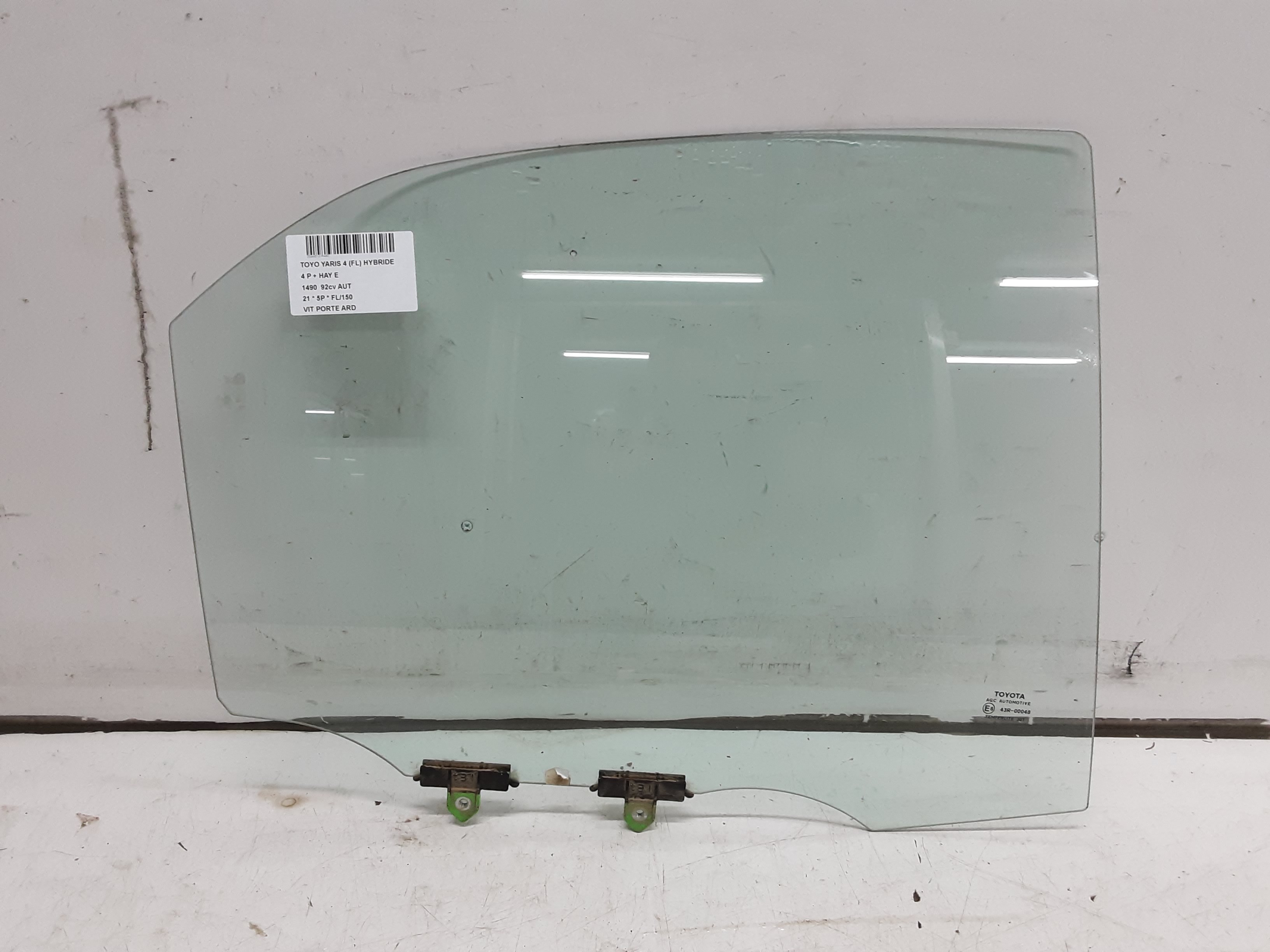 VITRE DE PORTE ARRIERE DROITE Toyota YARIS (6) 2/20+