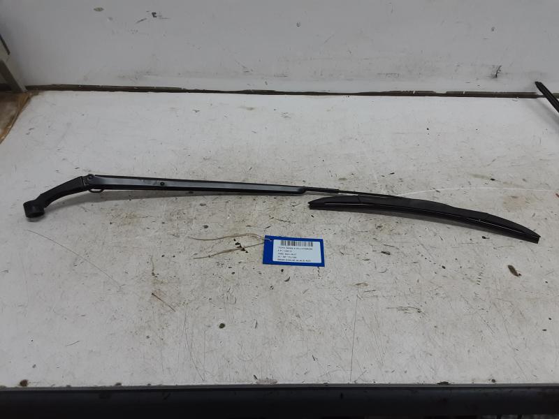 RUITENWISSERARM RECHTS VOOR Toyota YARIS (6) 2/20+