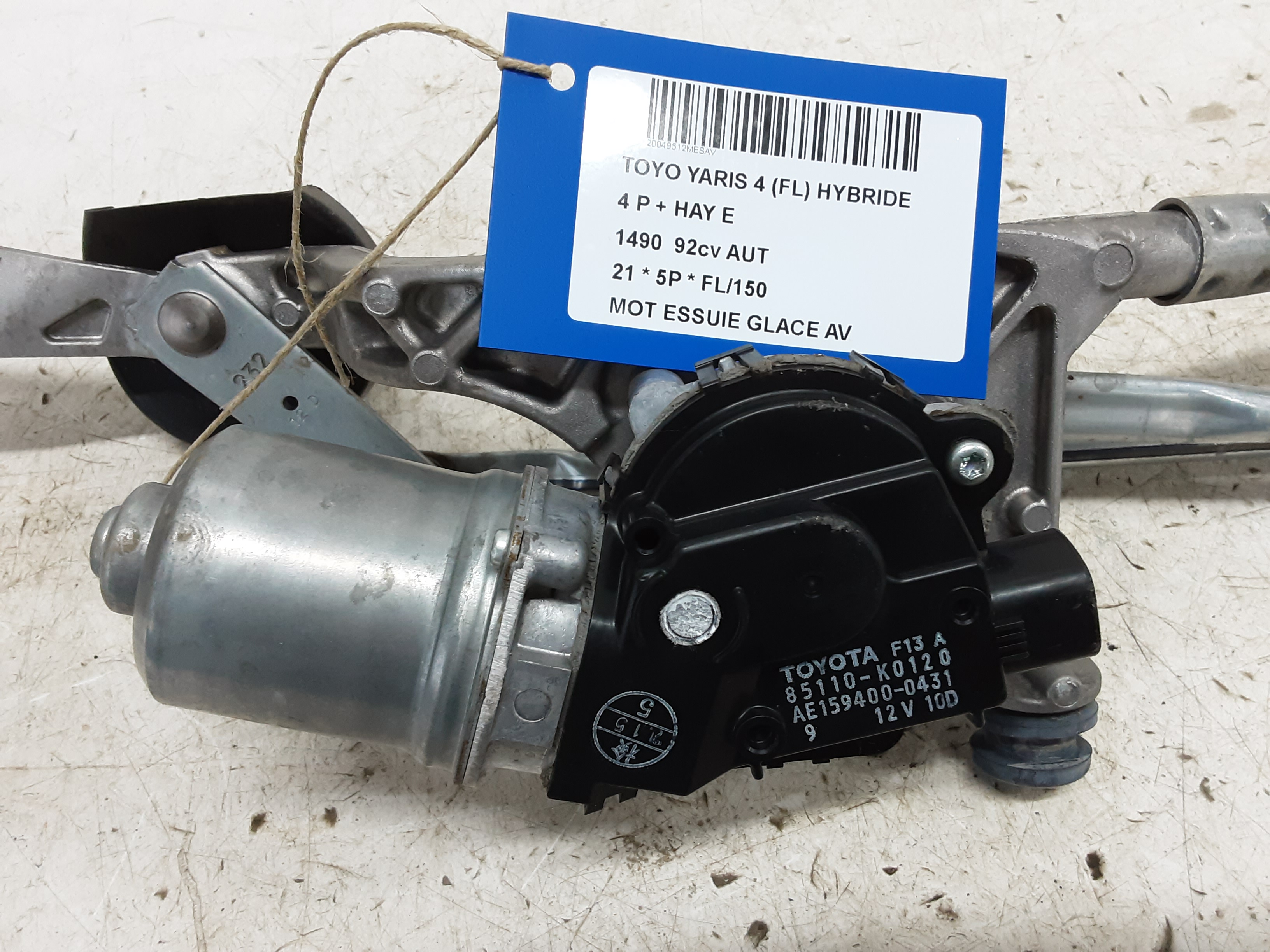 MOTEUR D&#039;ESSUIE-GLACE AVANT Toyota YARIS (6) 2/20+