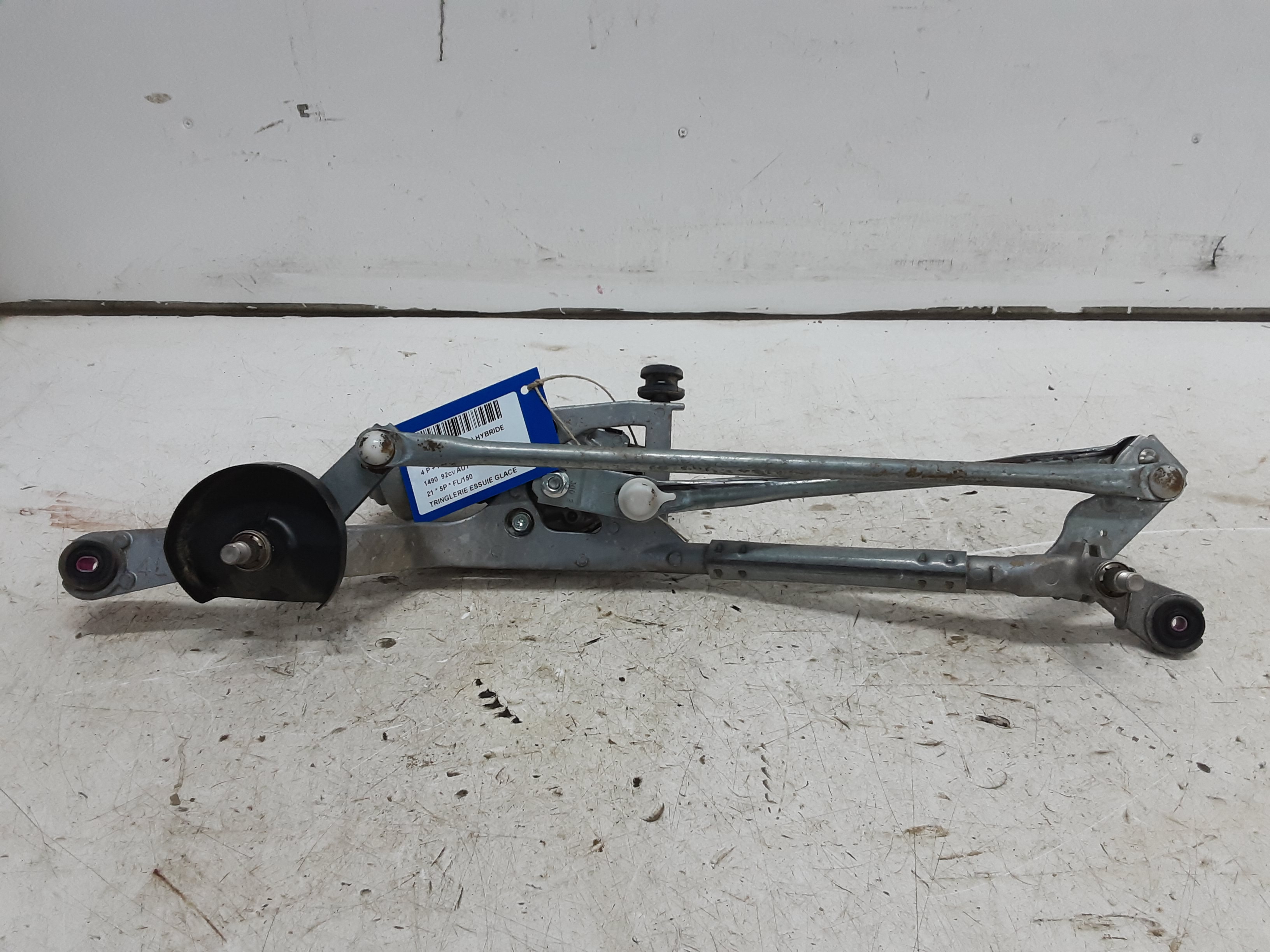 TRINGLERIE D&#039;ESSUIE-GLACE Toyota YARIS (6) 2/20+