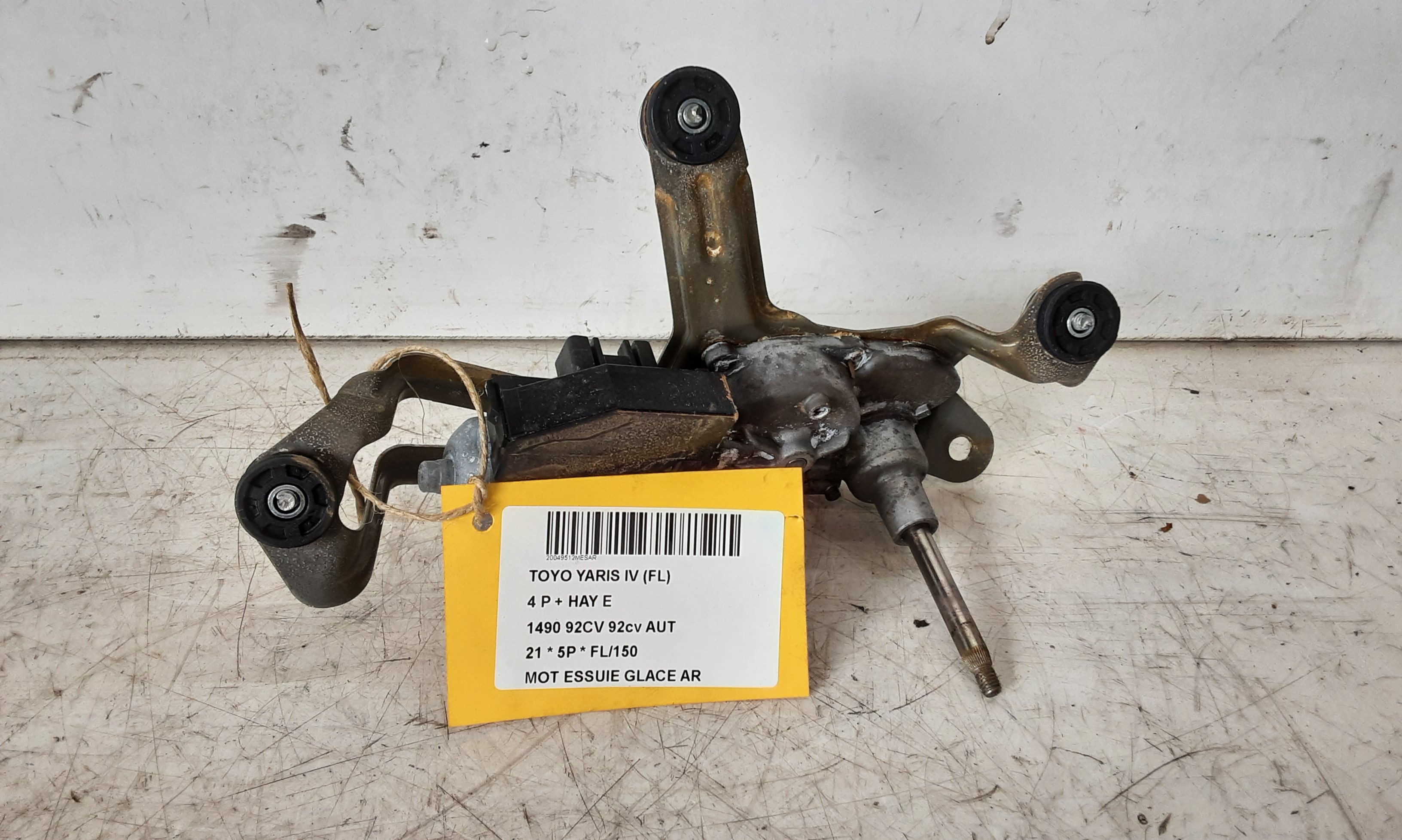 MOTEUR D&#039;ESSUIE-GLACE ARRIERE Toyota YARIS (6) 2/20+