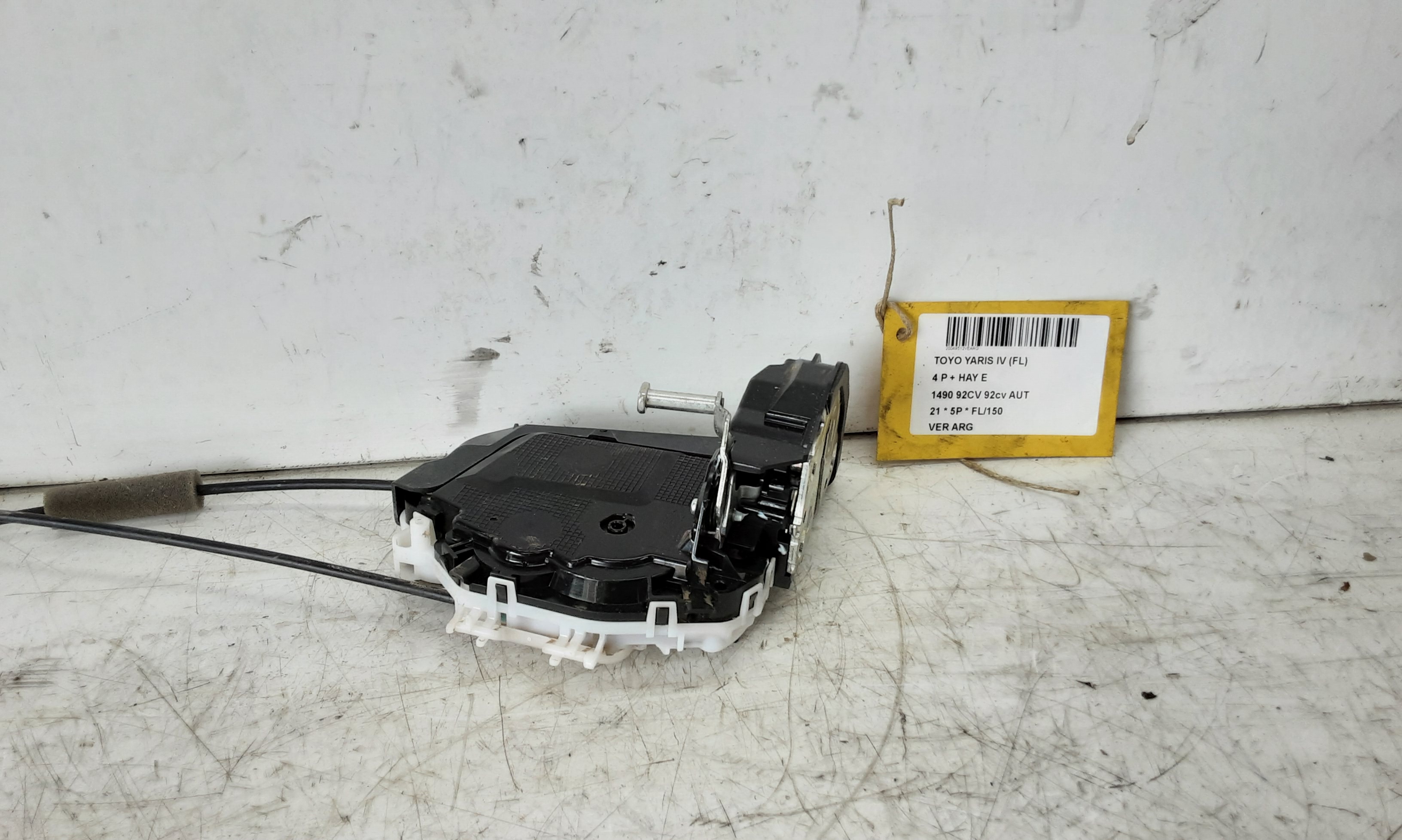 VERROUILLAGE DE PORTE ARRIERE GAUCHE Toyota YARIS (6) 2/20+
