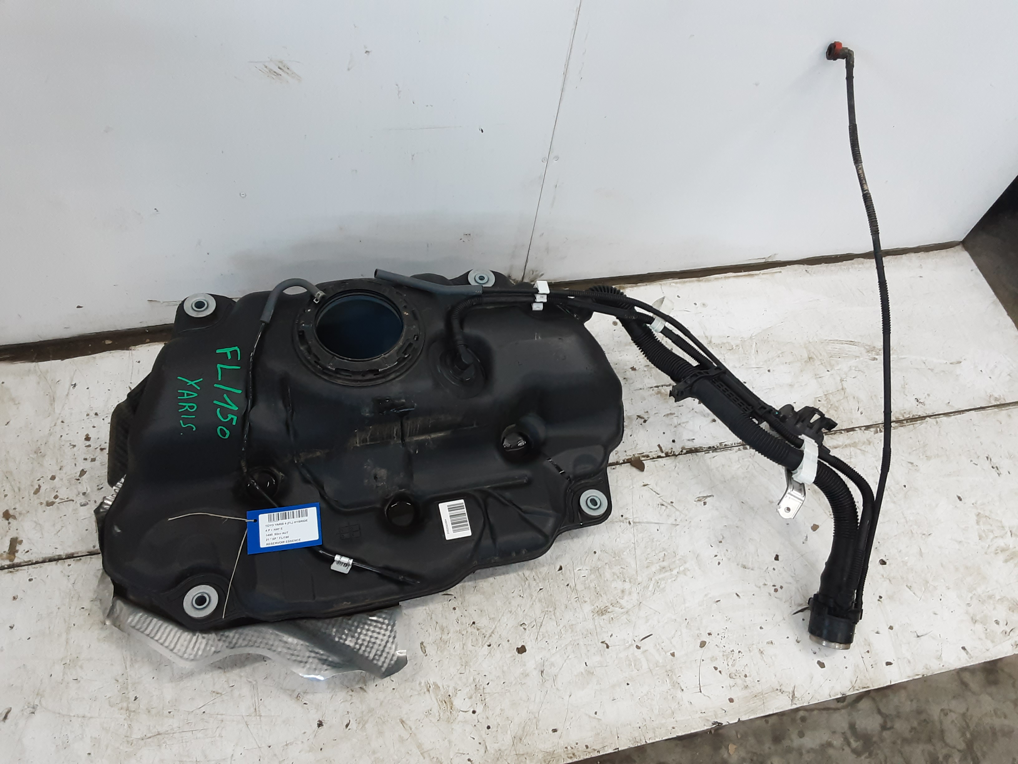 BRANDSTOFTANK BENZINE Toyota YARIS (6) 2/20+