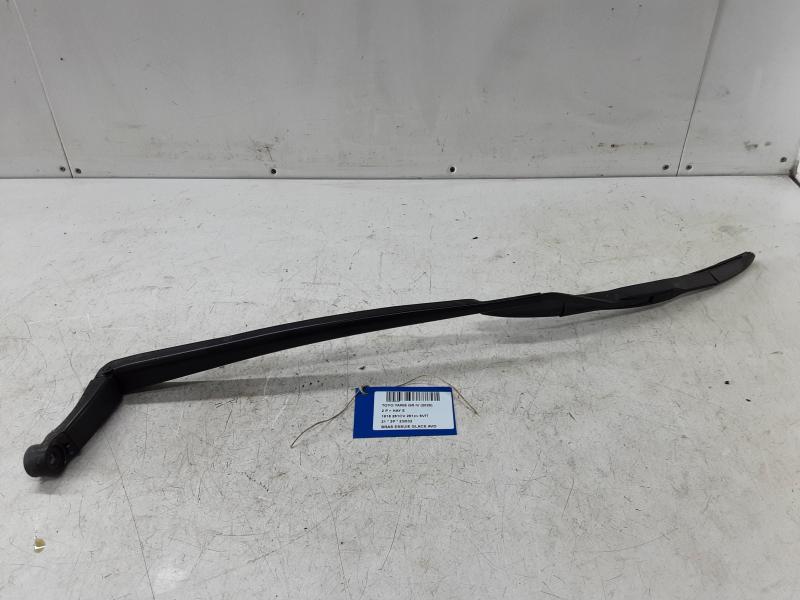 RUITENWISSERARM RECHTS VOOR Toyota YARIS (6) 2/20+