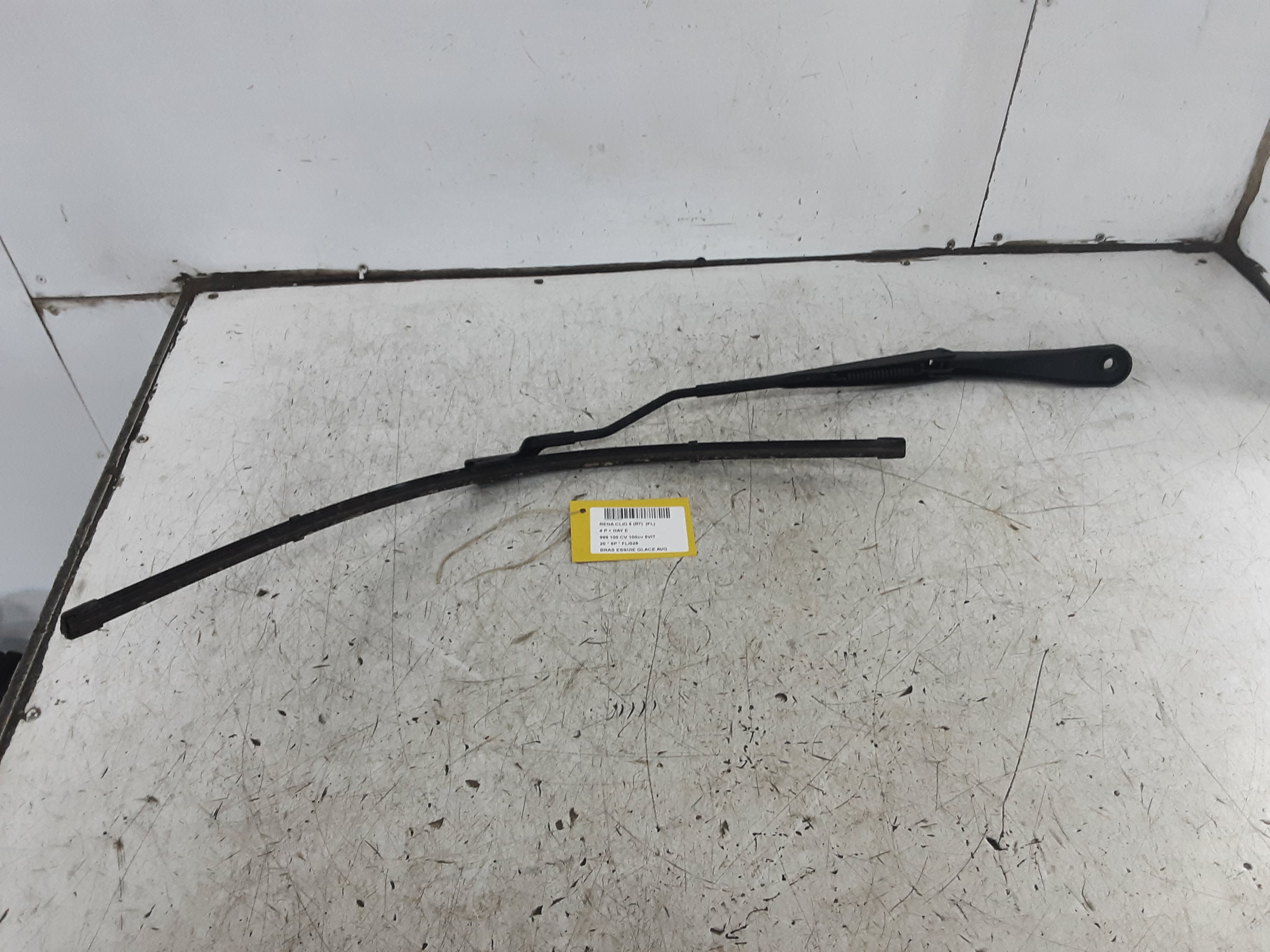 RUITENWISSERARM LINKS VOOR Renault CLIO V 06/19+