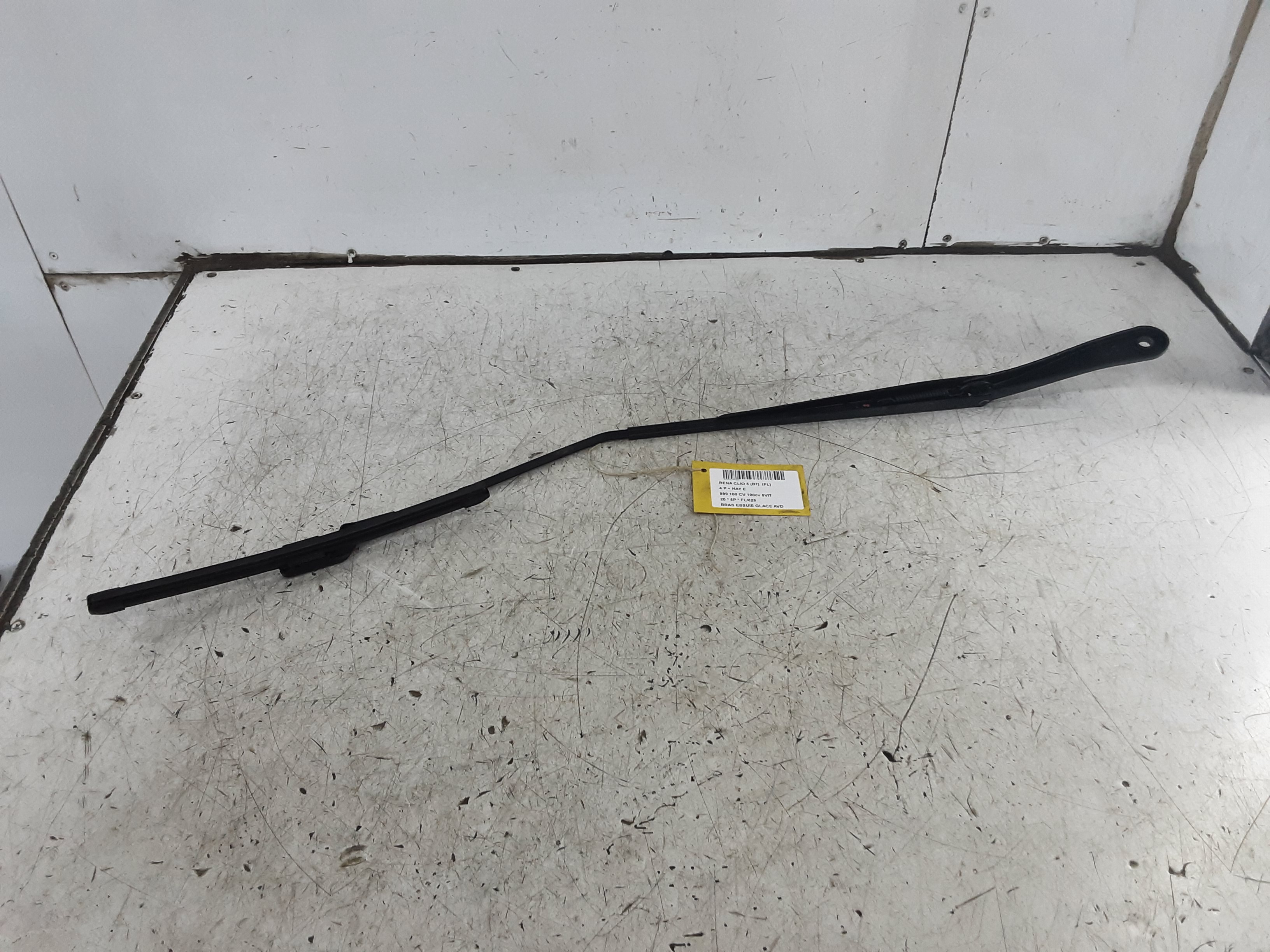RUITENWISSERARM RECHTS VOOR Renault CLIO V 06/19+