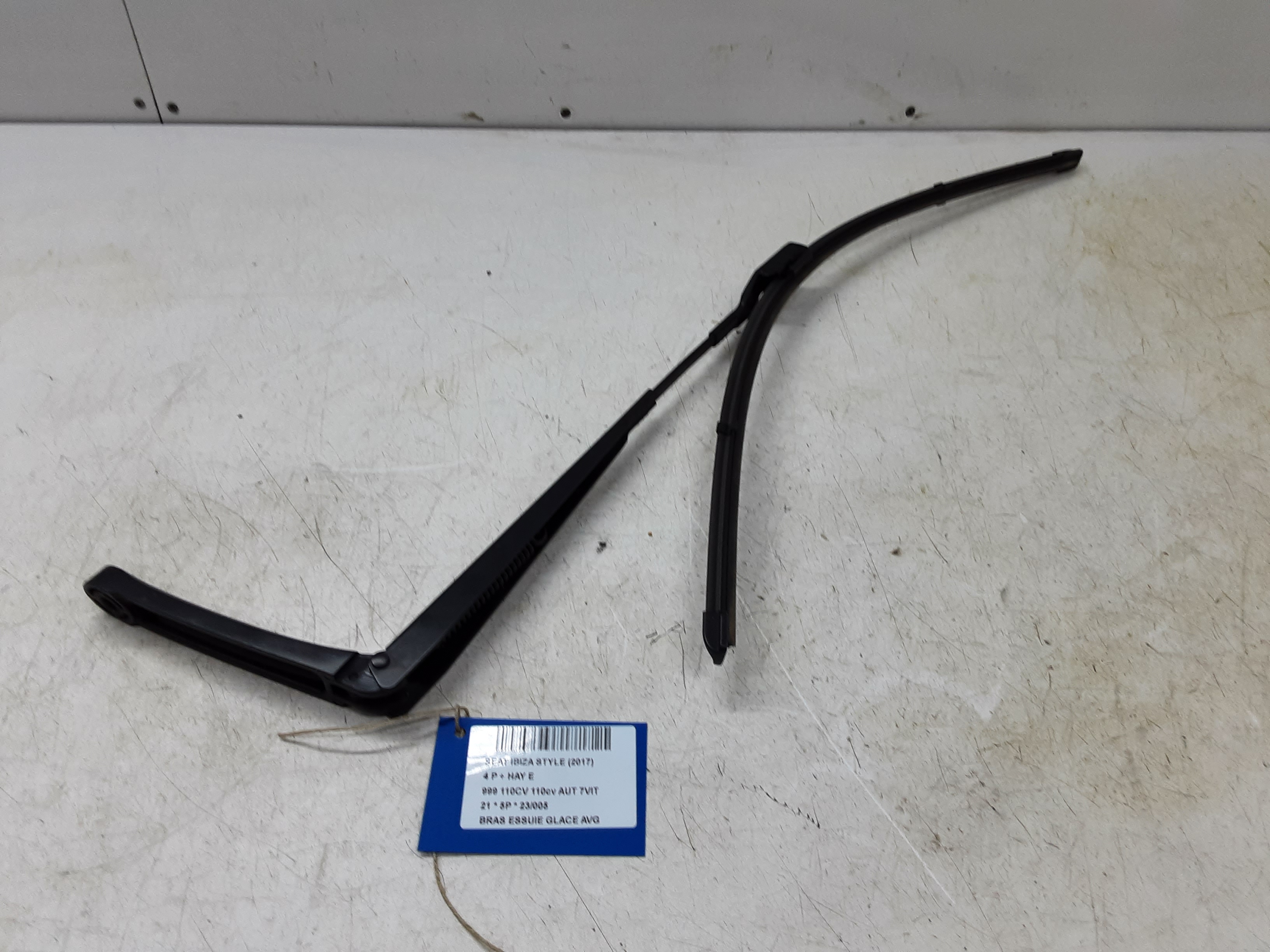 RUITENWISSERARM LINKS VOOR Seat IBIZA MK5 (6F/KJ1) 5/17 - 2021