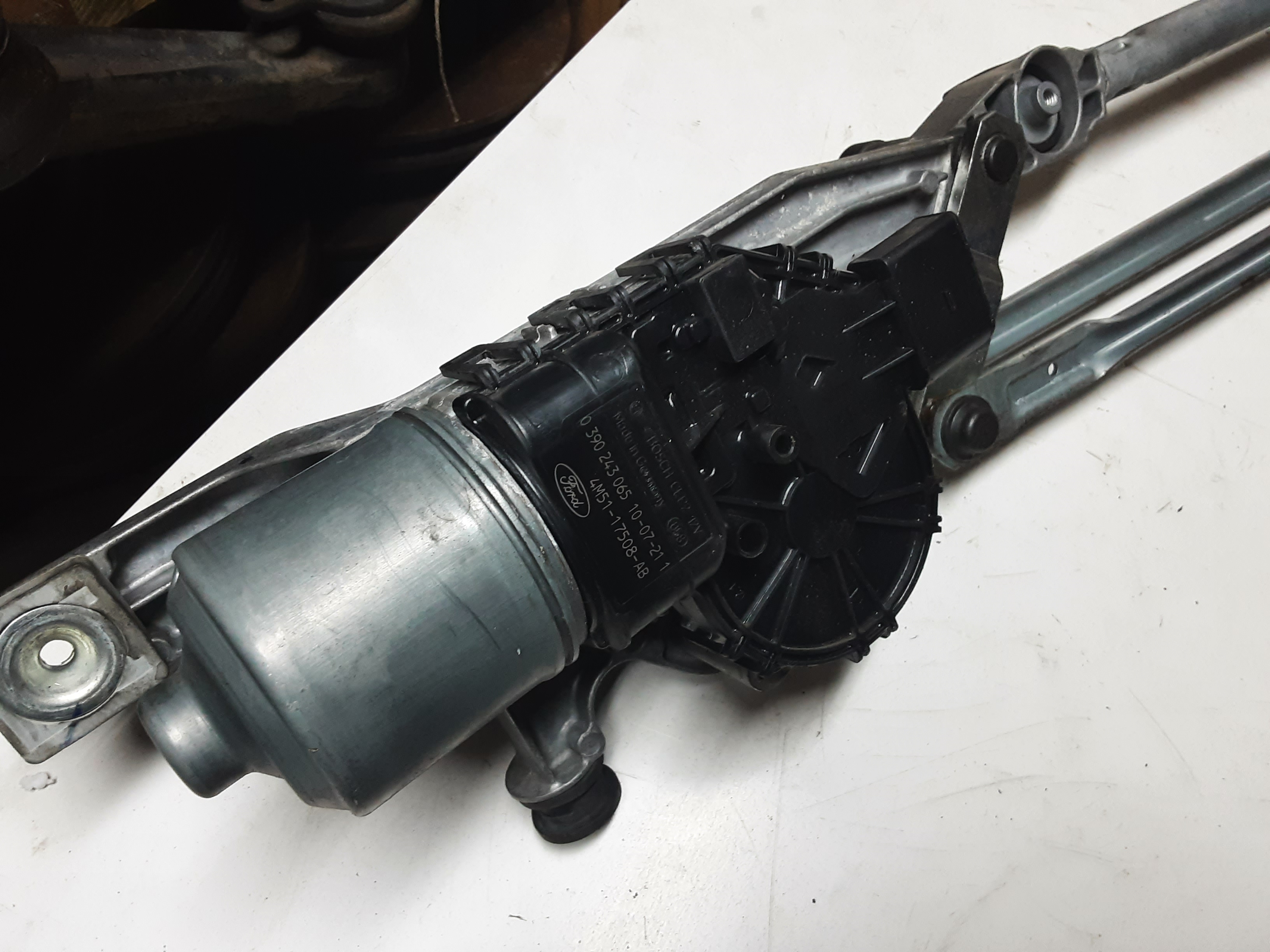 MOTOR RUITENWISSERS VOOR Ford FOCUS (3) 08 - 02/11