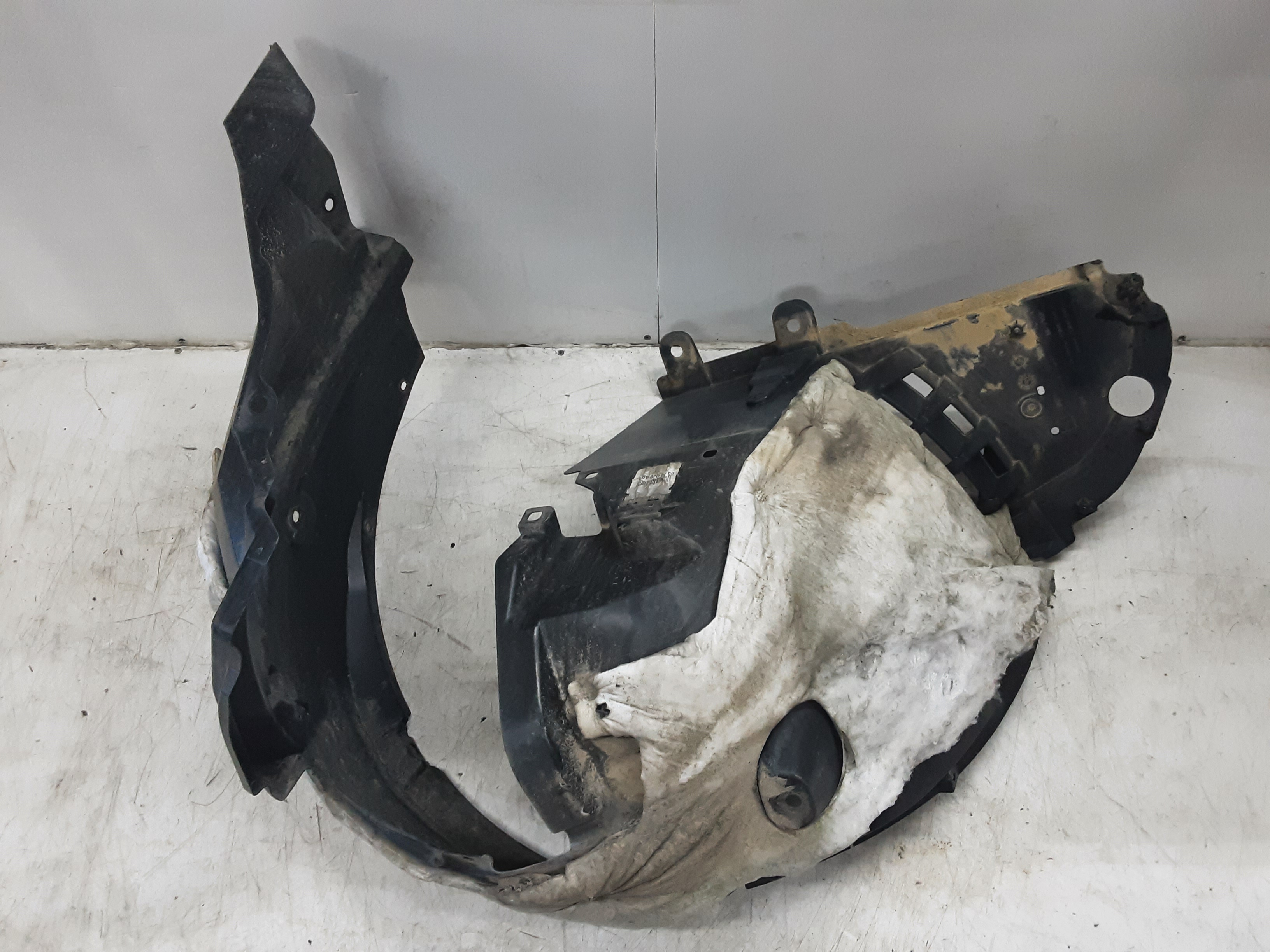 COQUILLE D&#039;AILE AVANT DROITE Renault KADJAR 6/15+