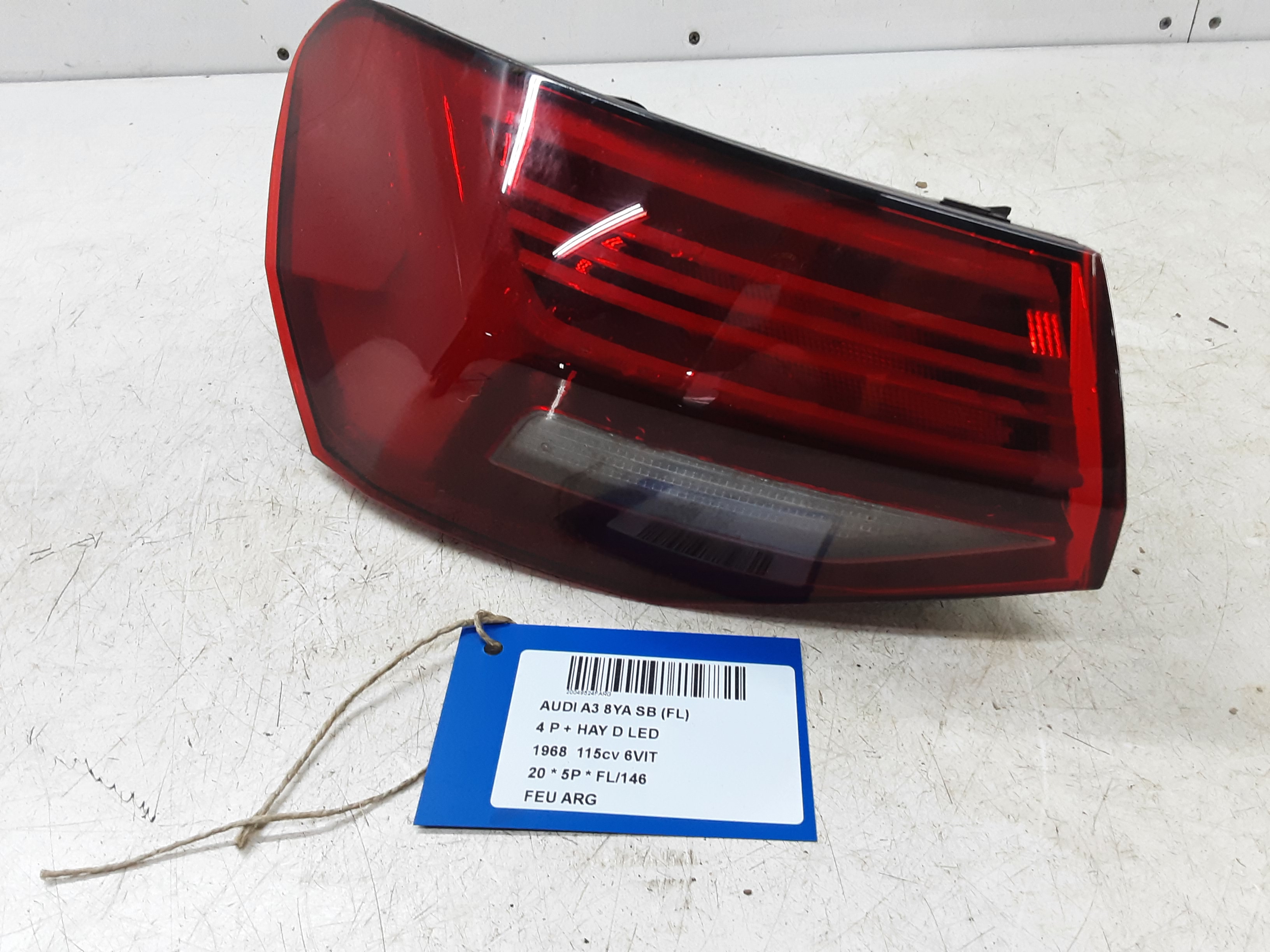 ACHTERLICHT LINKS Audi A3 5D/20+