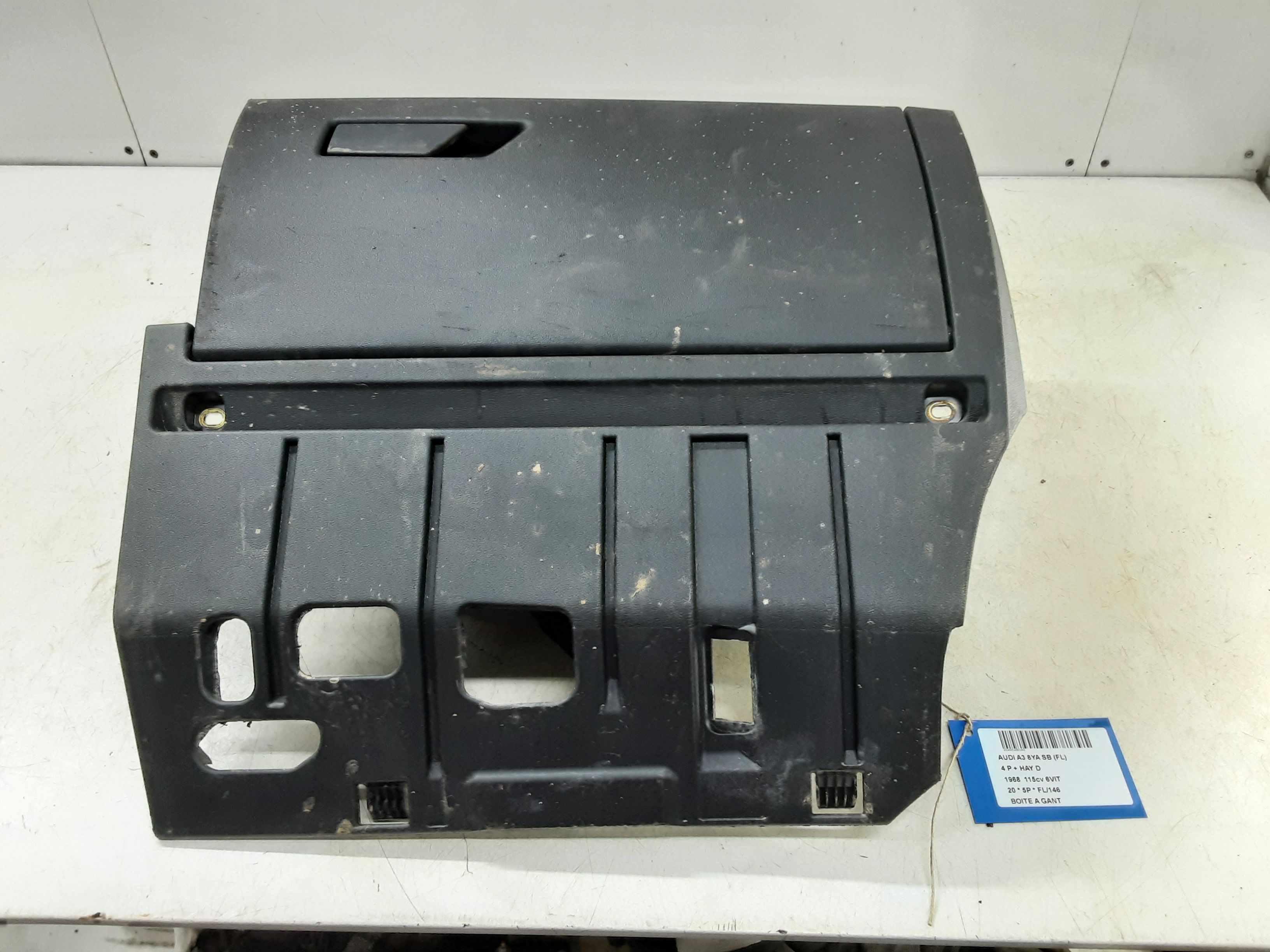 OPBERGVAKJE Audi A3 5D/20+
