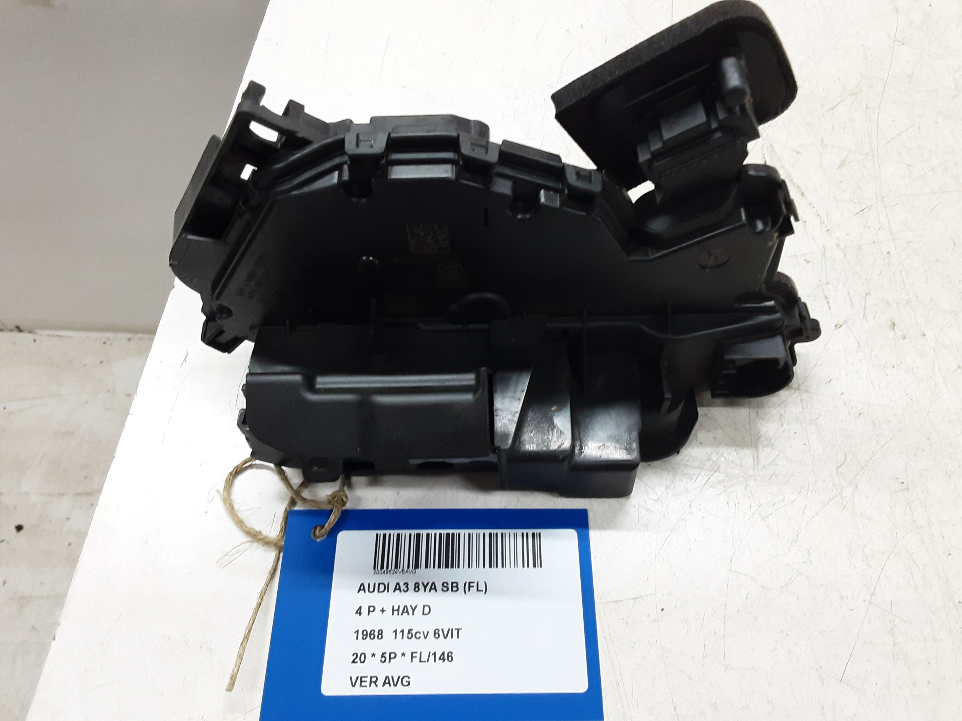 VERROUILLAGE DE PORTE AVANT GAUCHE Audi A3 5D/20+