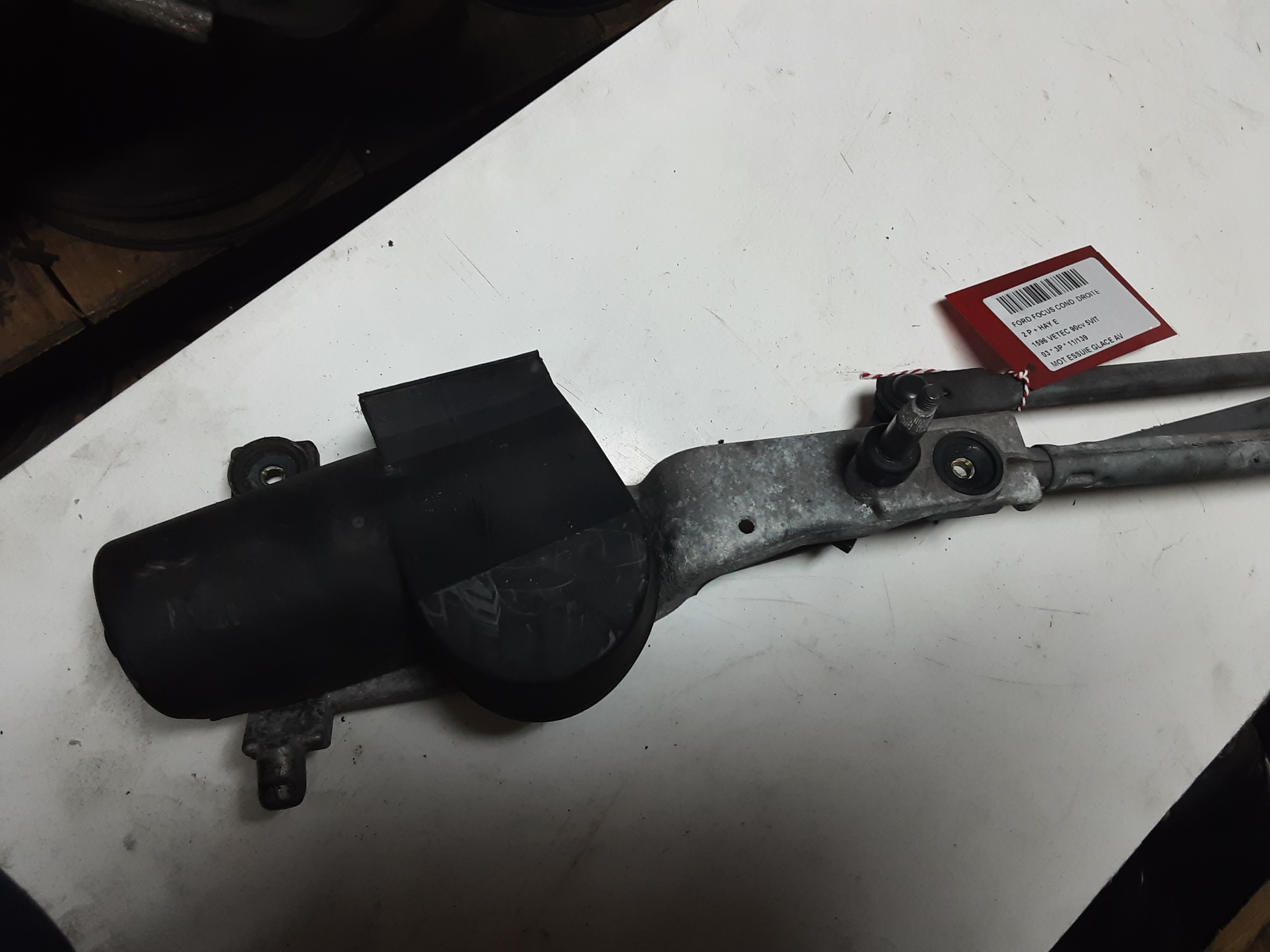 MOTOR RUITENWISSERS VOOR Ford FOCUS (1) - 10/04