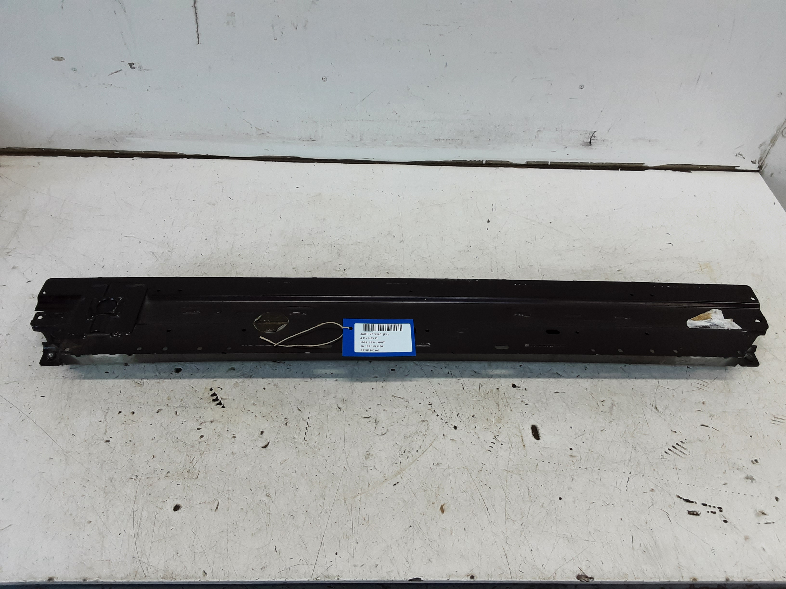 BUMPERBALK VOOR Jaguar XF 6/15+