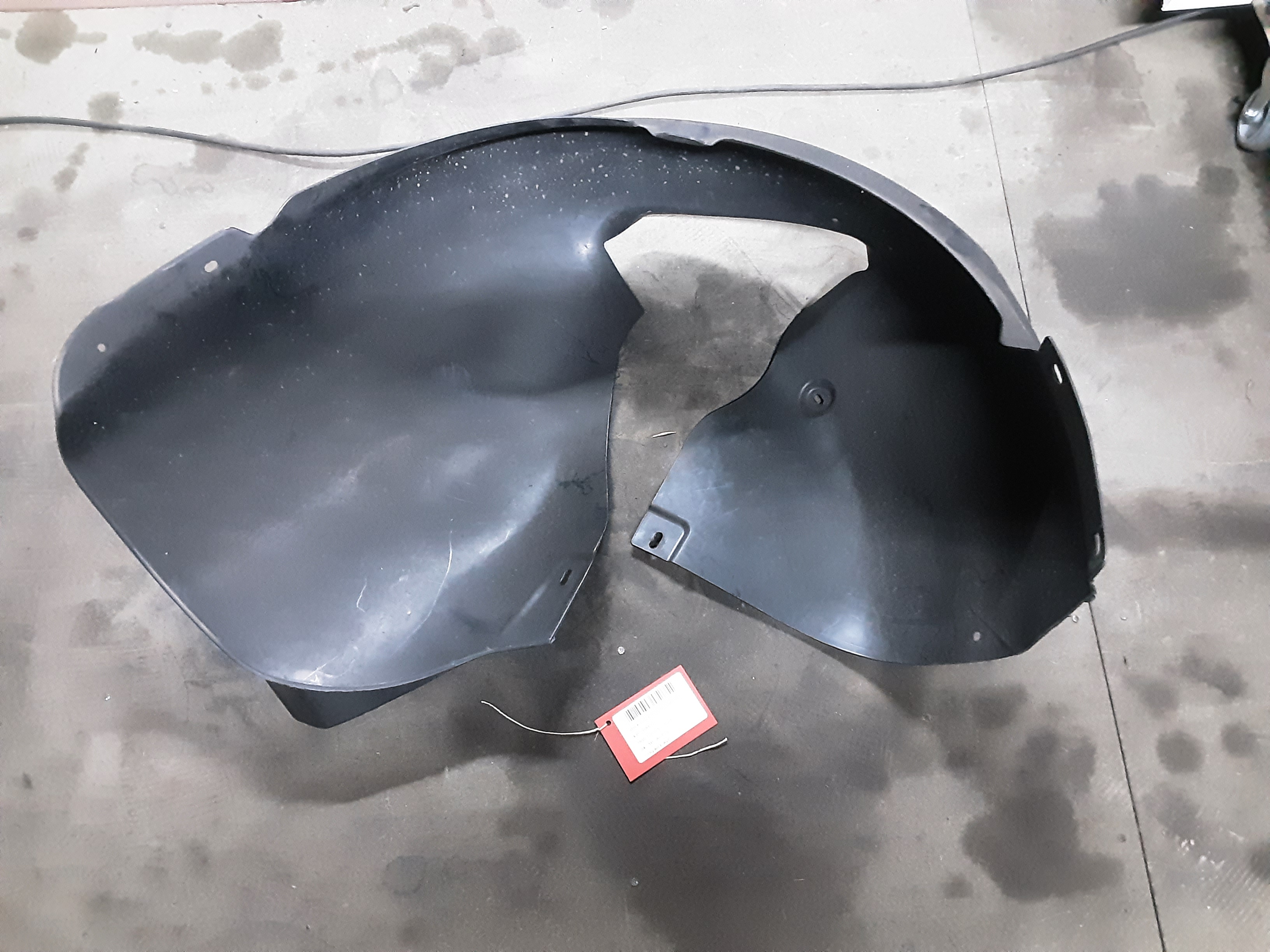 COQUILLE D&#039;AILE AVANT DROITE Vw GOLF V 11/03 - 08