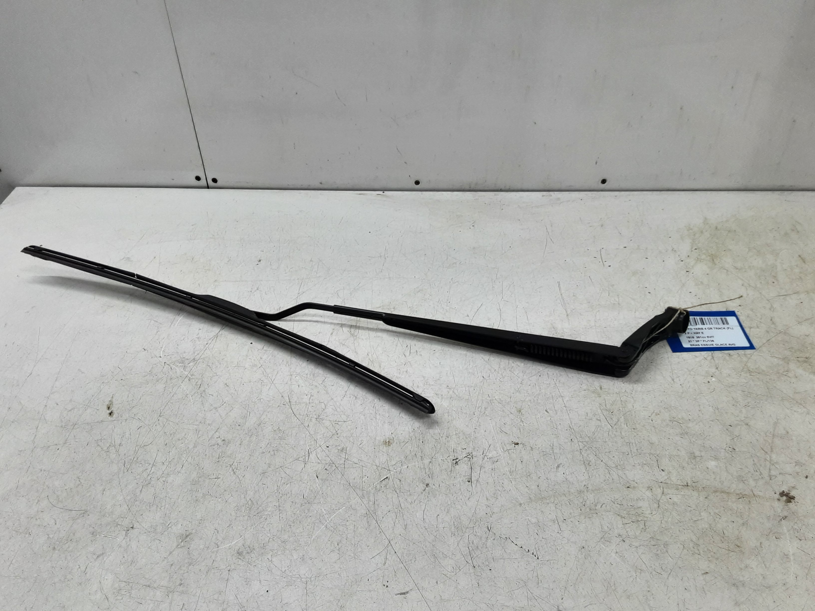 RUITENWISSERARM LINKS VOOR Toyota YARIS (6) 2/20+ RUITENWISSERARM LINKS VOOR Toyota YARIS (6) 2/20+