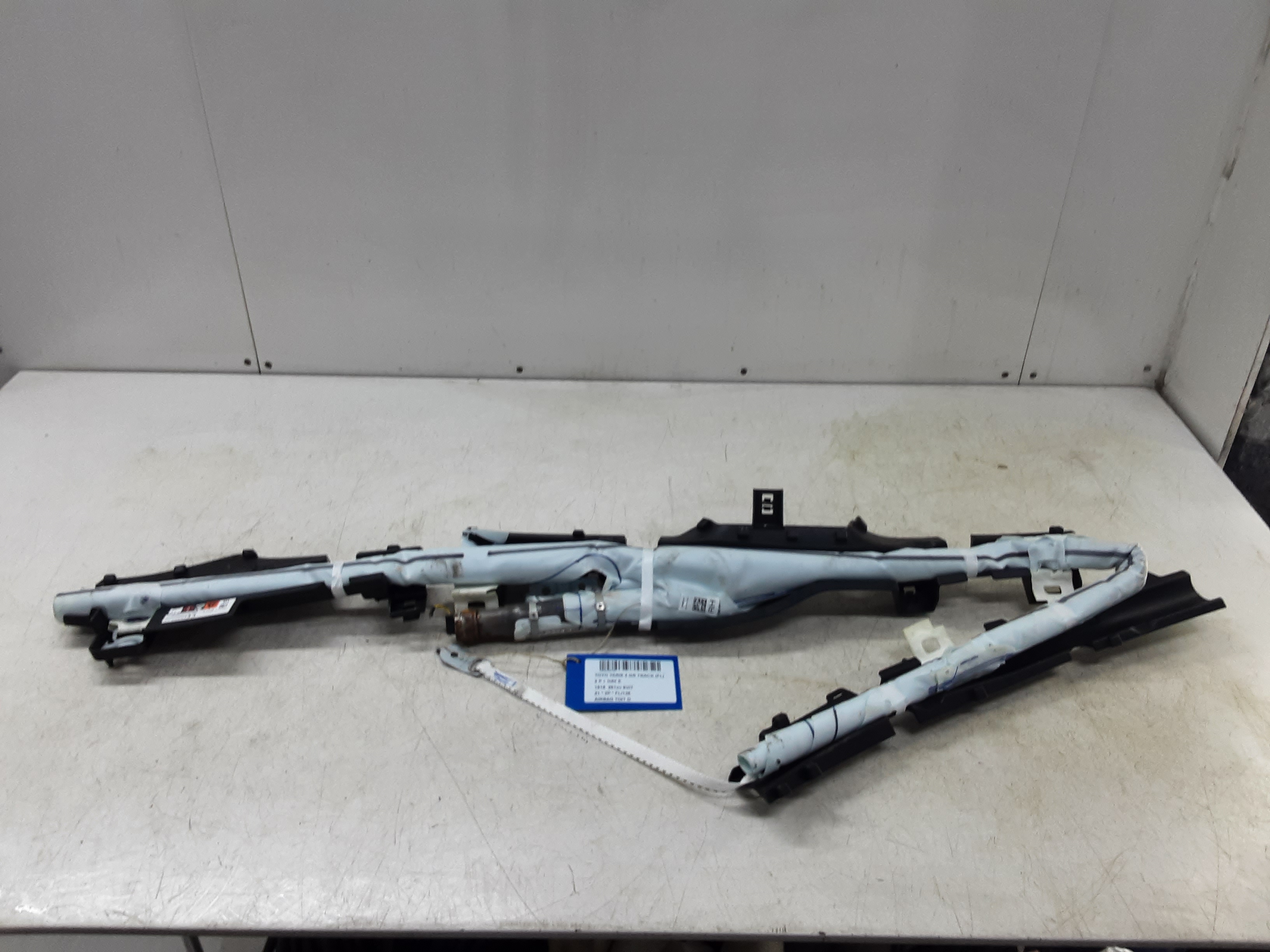 AIRBAG DE TOIT COTE DROIT Toyota YARIS (6) 2/20+