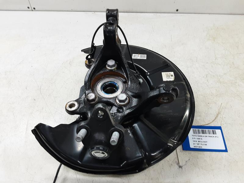 WIELNAAF VOOR RECHTS Toyota YARIS (6) 2/20+