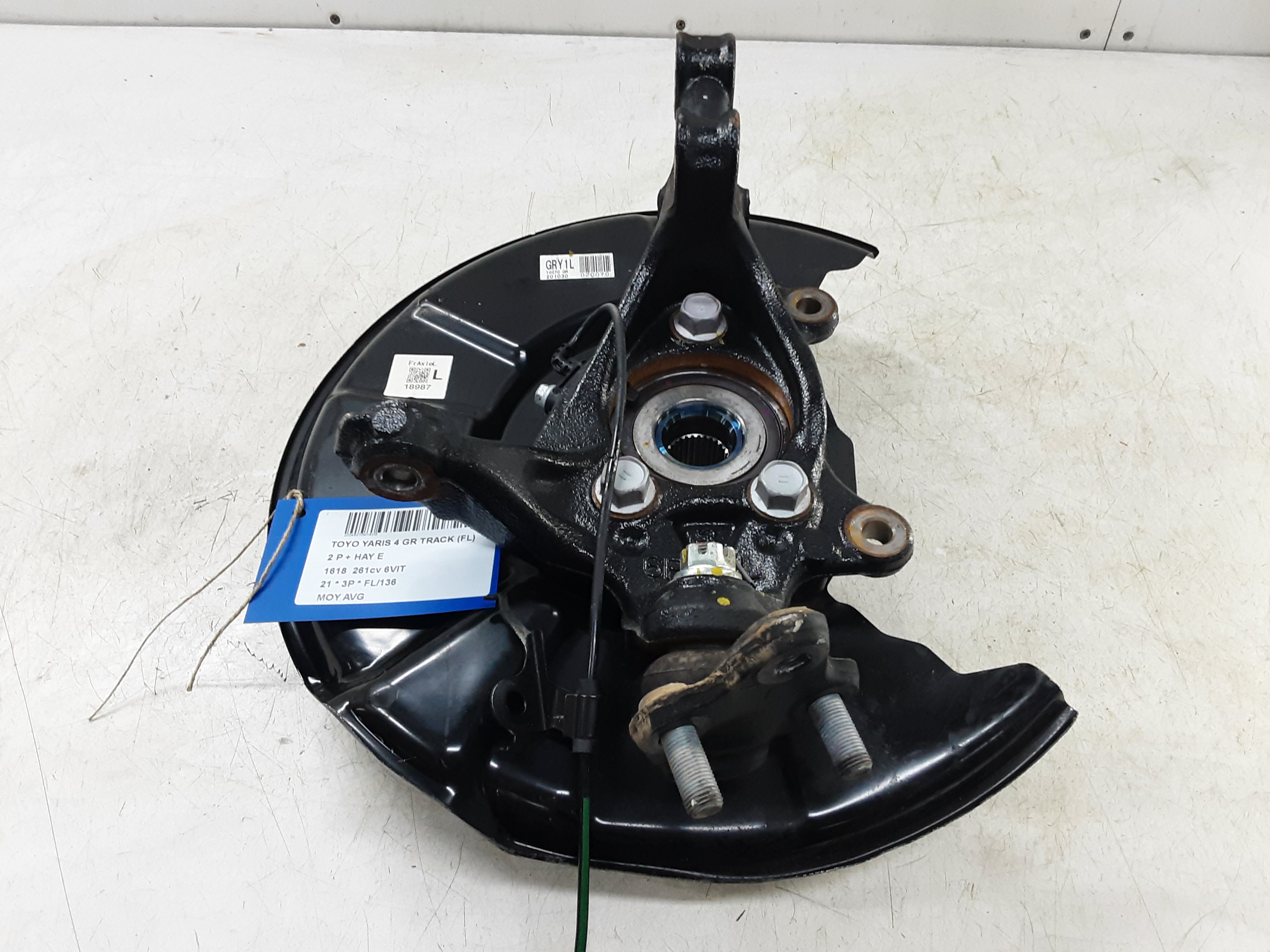 MOYEU AVANT GAUCHE Toyota YARIS (6) 2/20+ MOYEU AVANT GAUCHE Toyota YARIS (6) 2/20+
