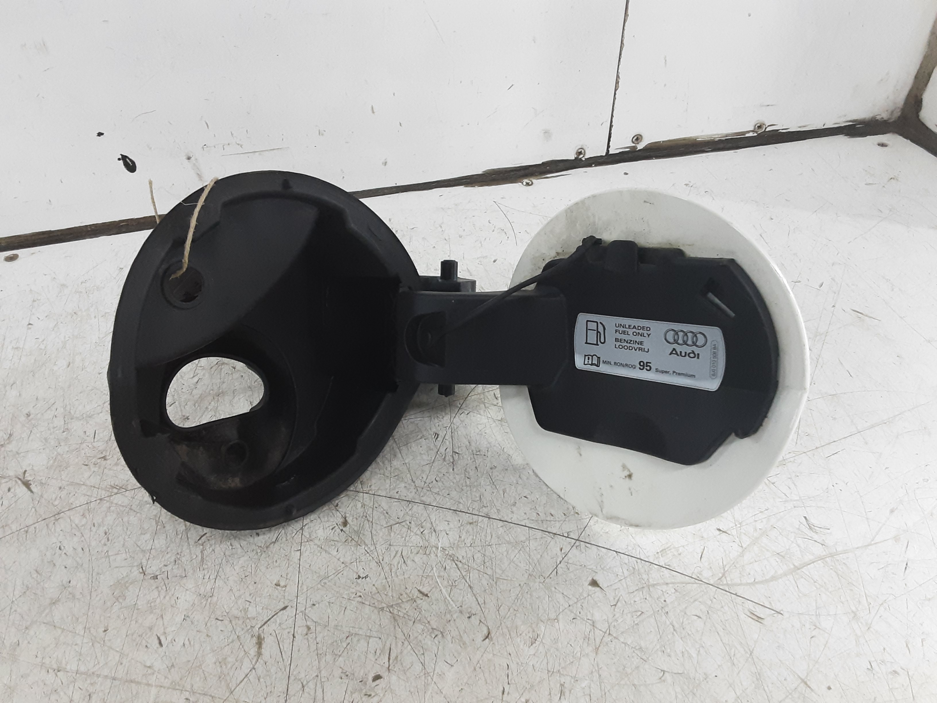 PORTILLON Audi A1 10-14